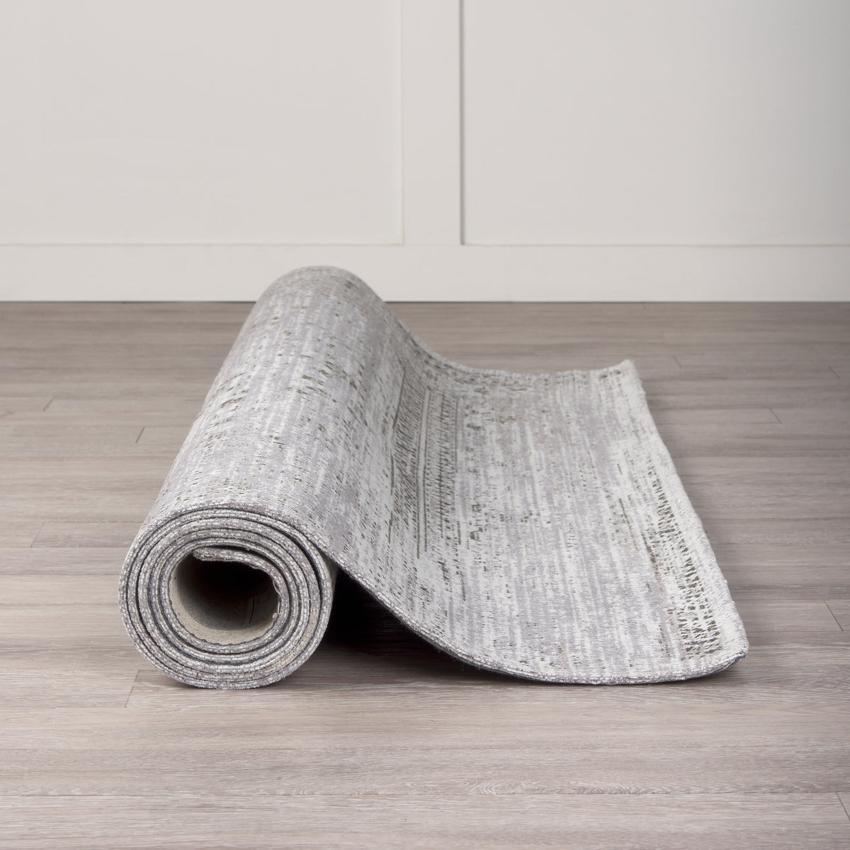 Kaiya 5 x 8 Rug by Mercana