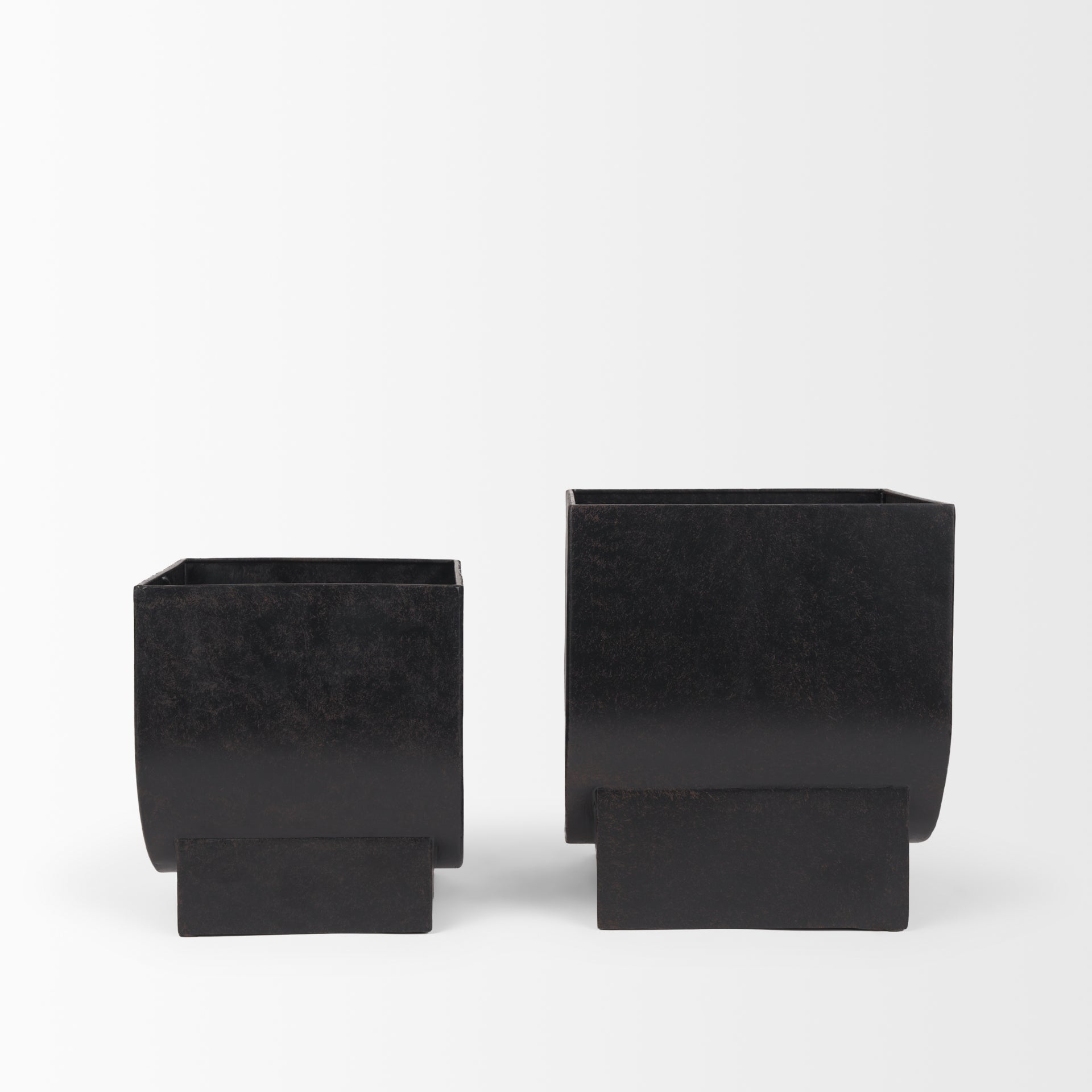 Medina Antiqued Black Metal Planters - Set of 2
