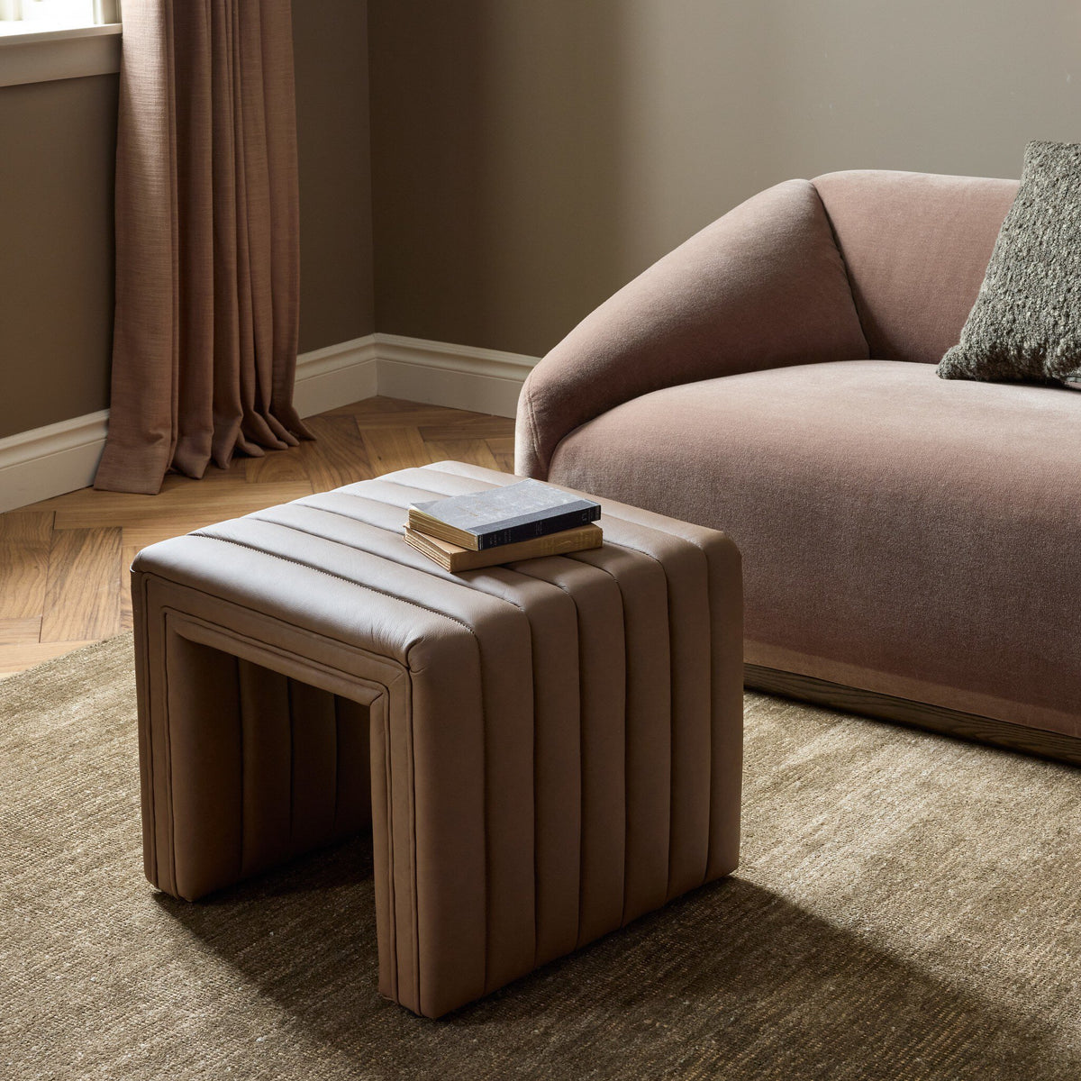 Augustine 21" Ottoman