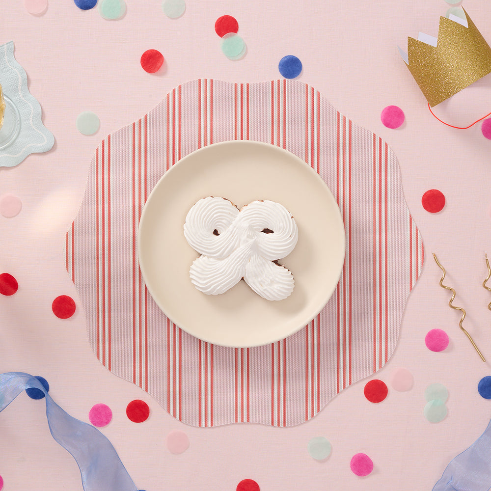 Festive Stripe Scallop Placemat