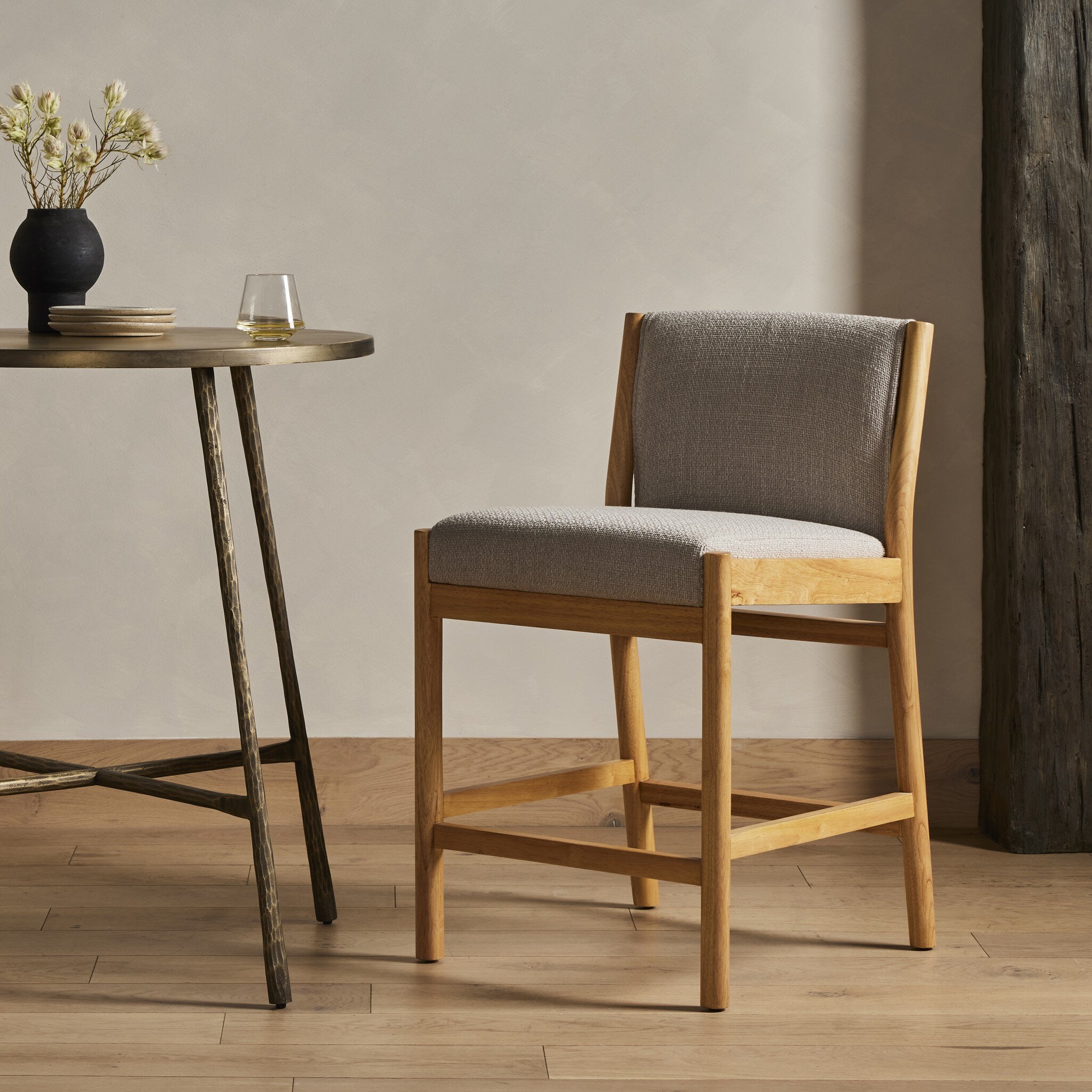 Hito Stool