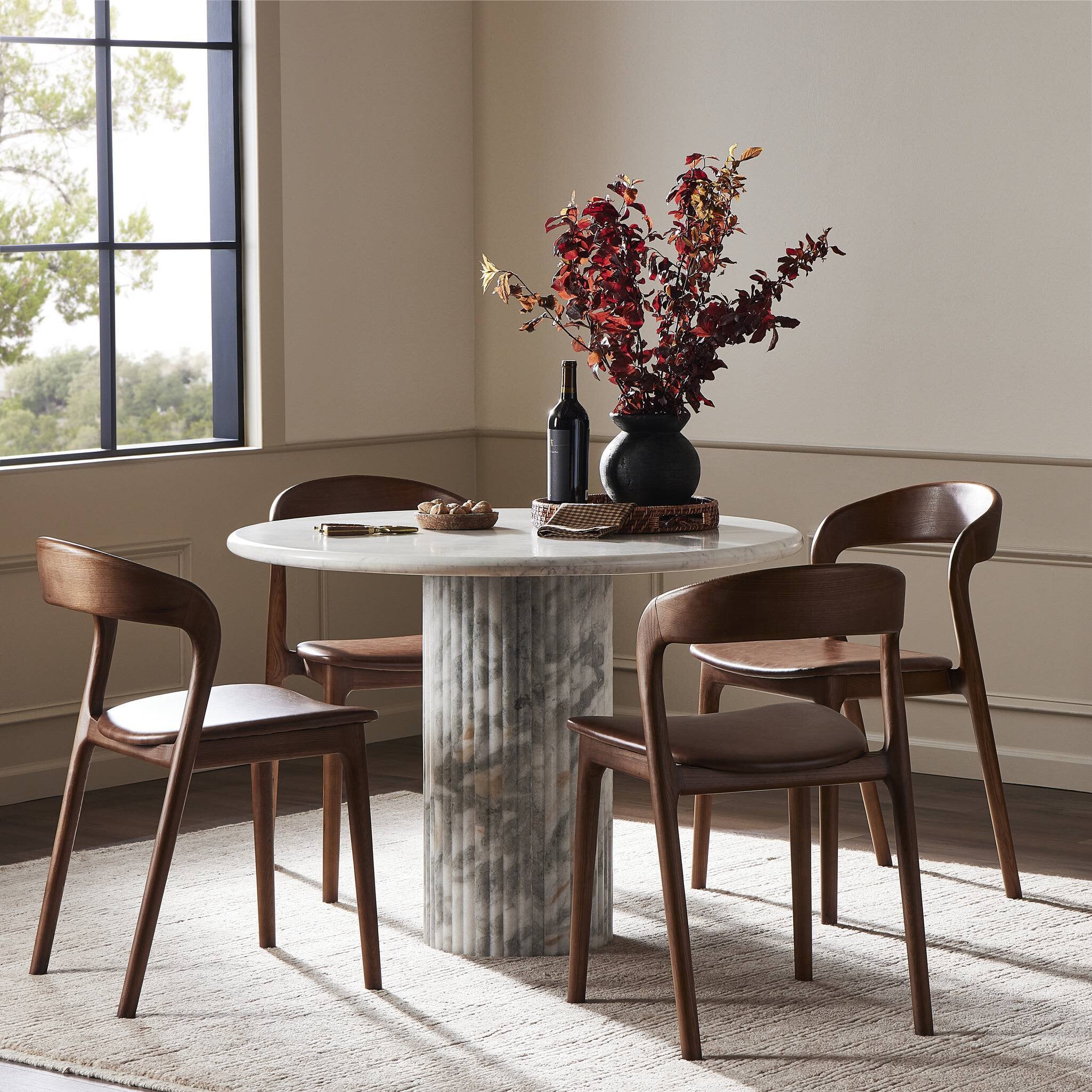 Oranda 42" Round Dining Table