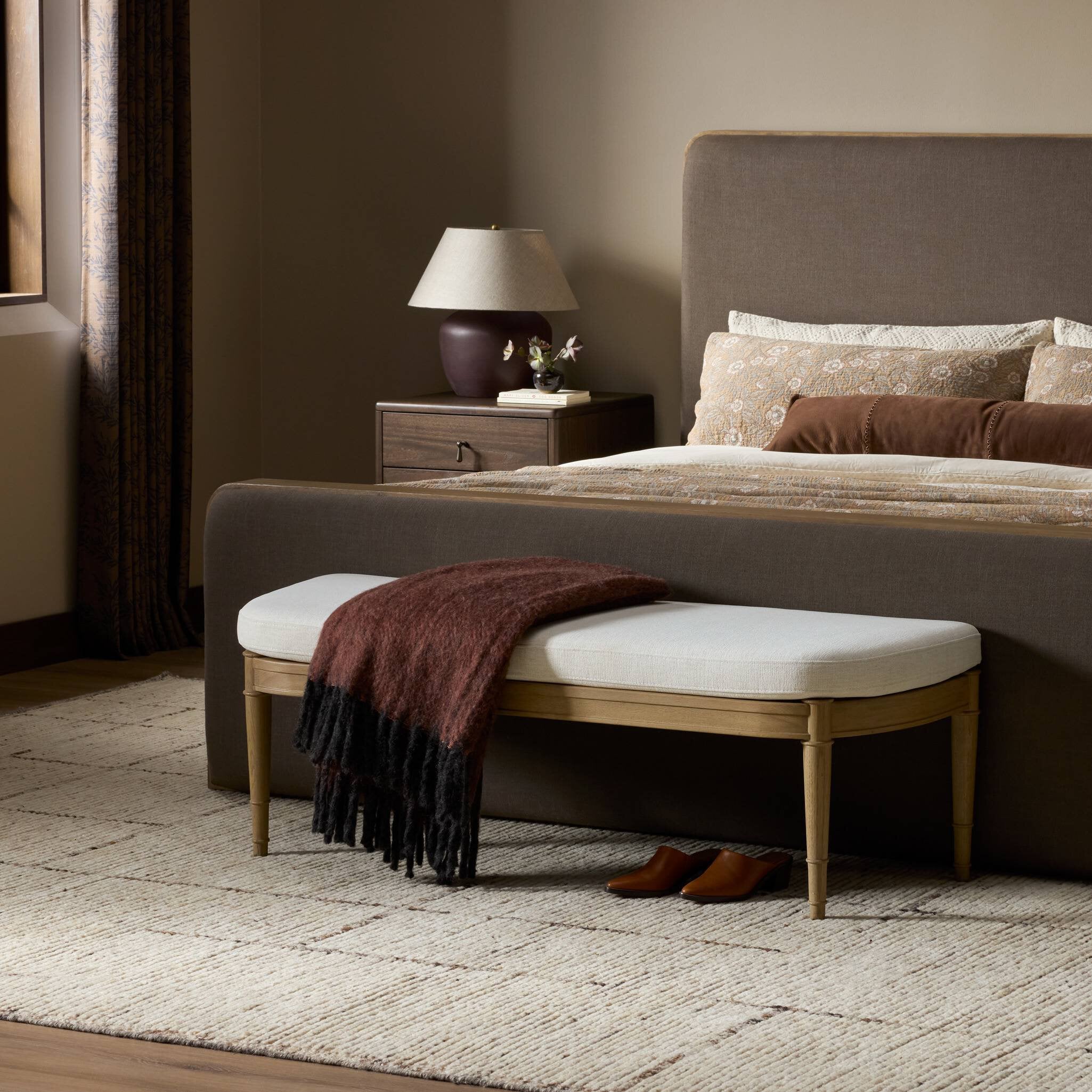 Moya Accent Bench