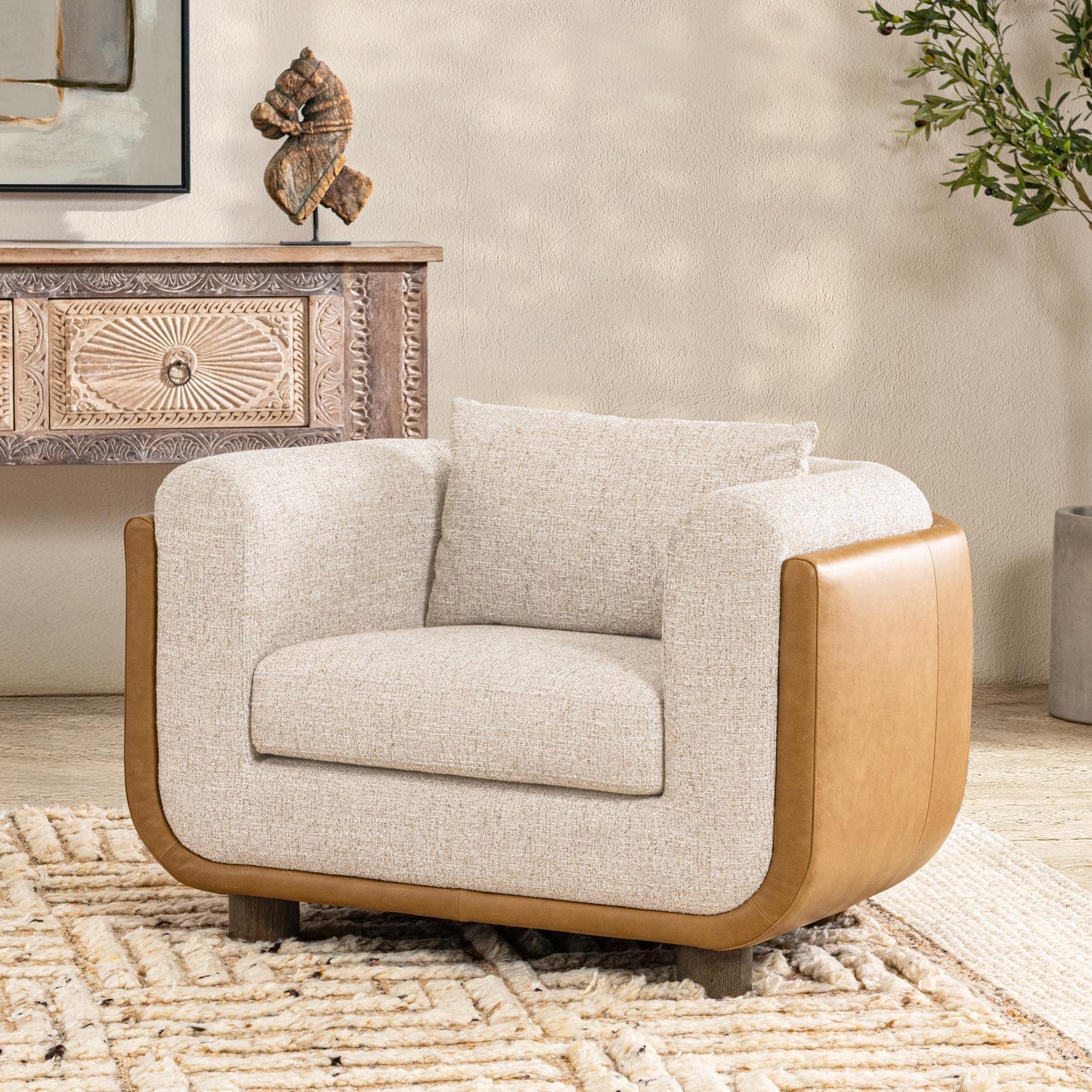 Dania Accent Chair