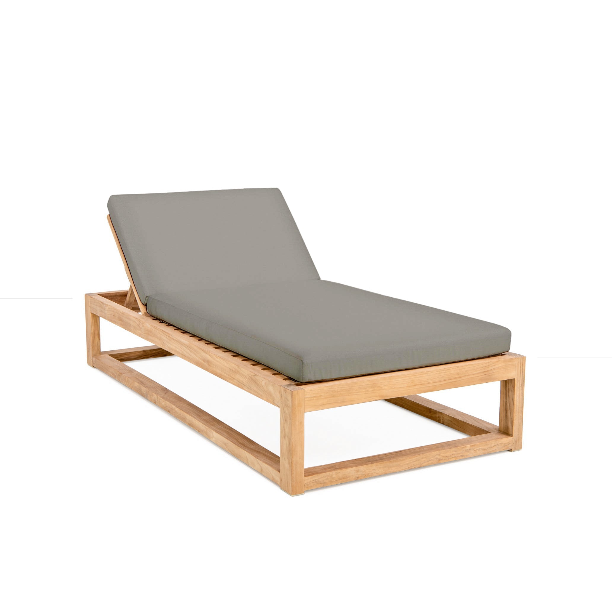 Caldas Chaise Lounge