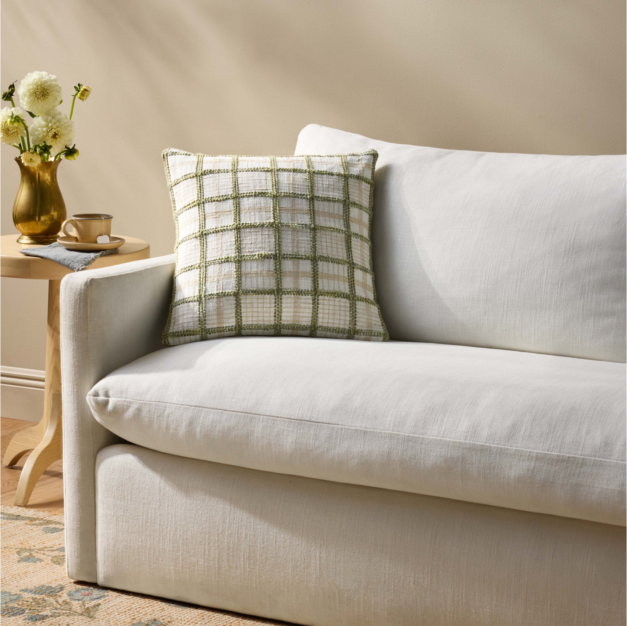 Chris Loves Julia x Loloi Norman Ivory/Green 18" x 18" Cover with Down Pillow