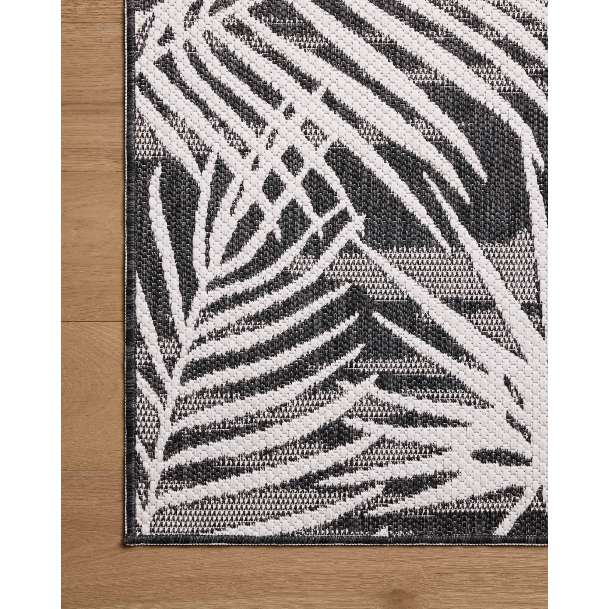Loloi Easton Ivory/Onyx Rug