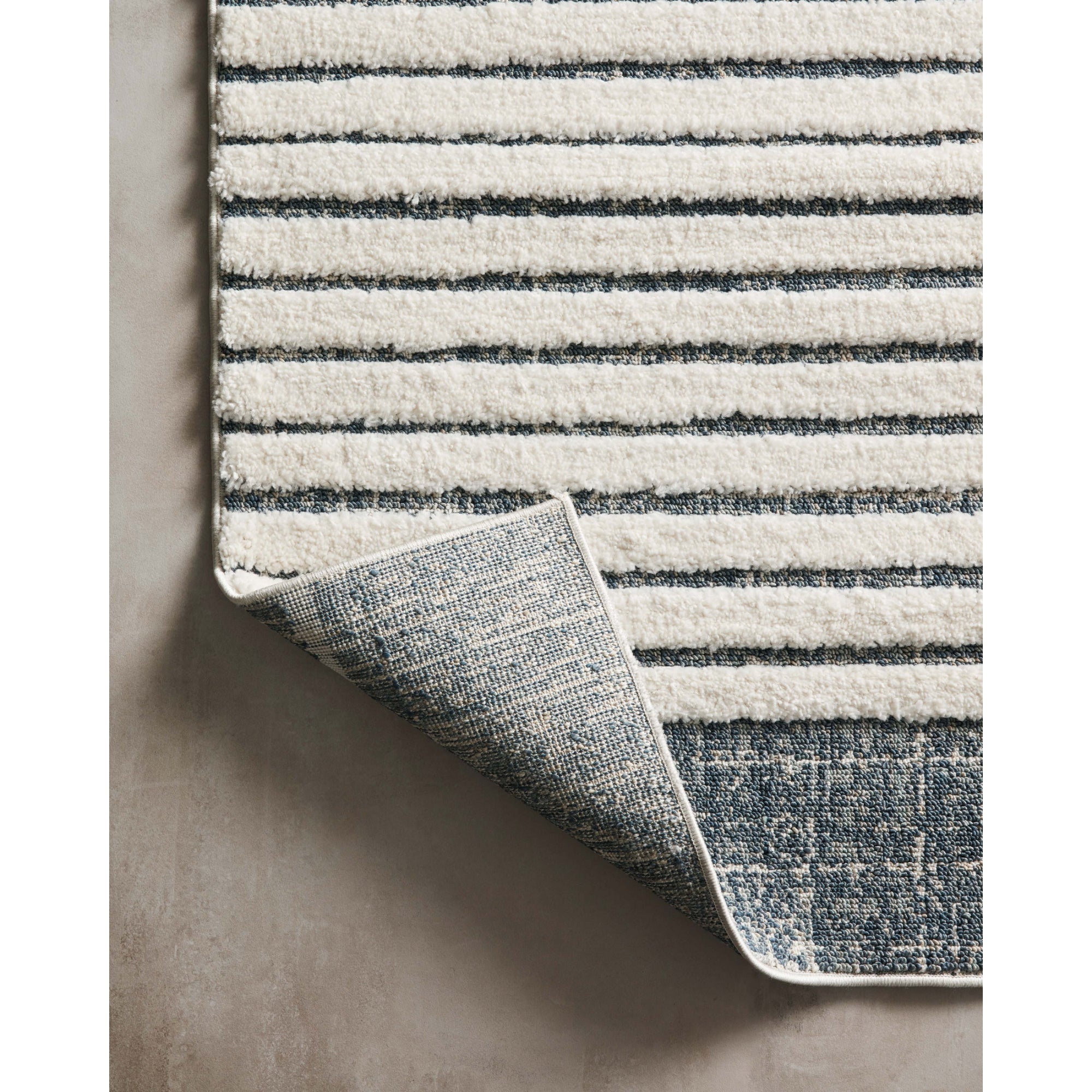 Loloi Hagen White/Ocean Rug