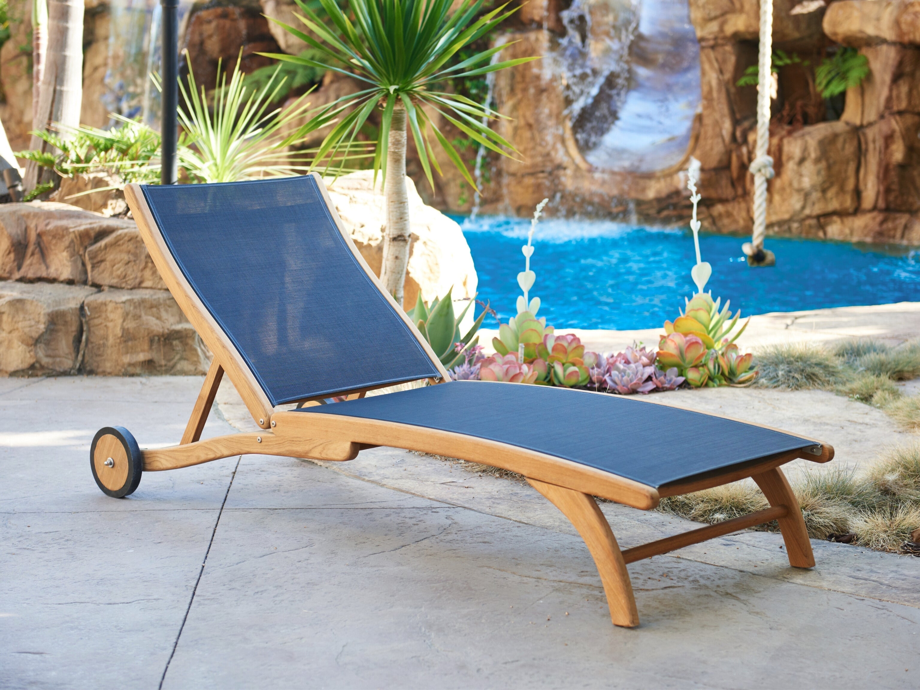 Pearl Sunlounger