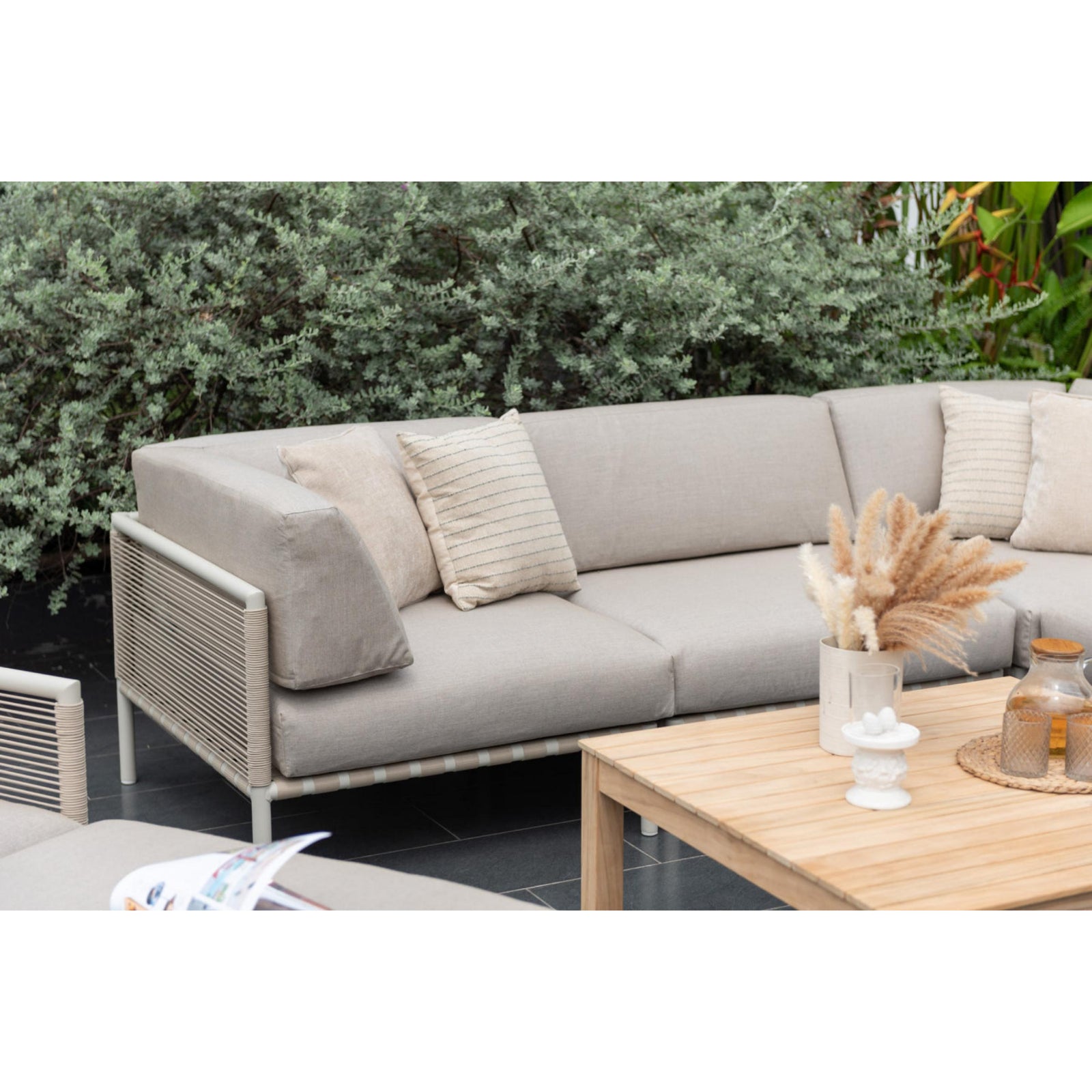 Horizon Armless Sofa Chair