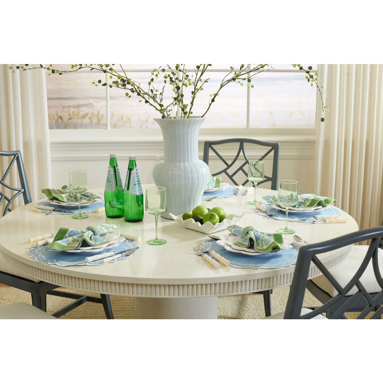 Kinsley Dining Table