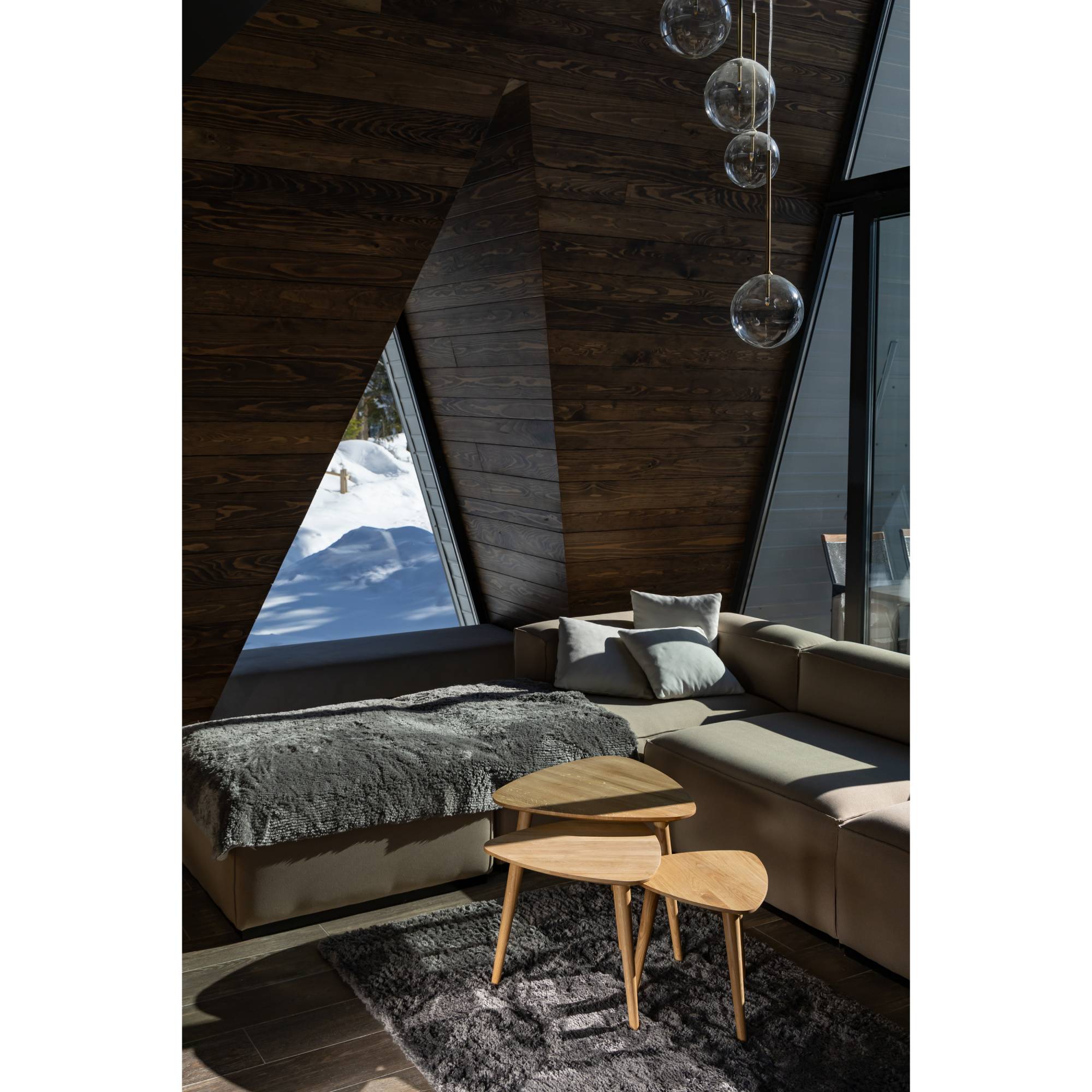 Kolmio Coffee Table Set