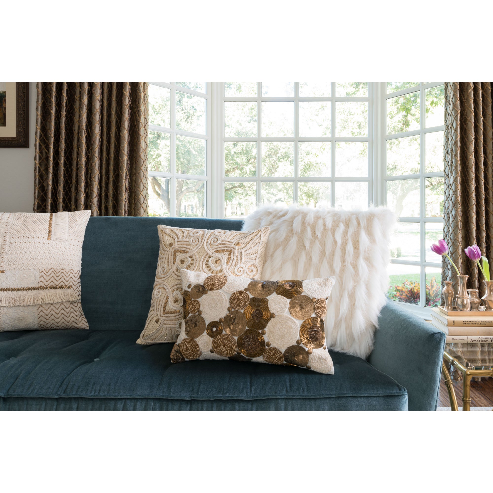 Loloi P0265 White 22" x 22" Cover with Poly Pillow