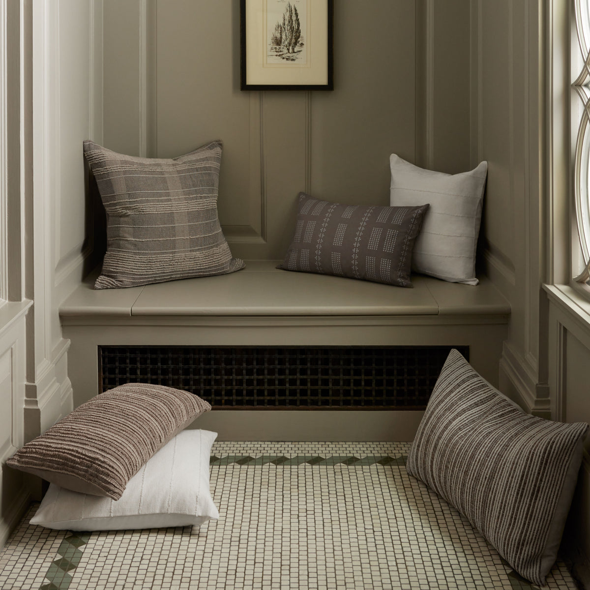 Jean Stoffer x Loloi Julia Ivory 18'' x 18'' Cover with Poly Pillow