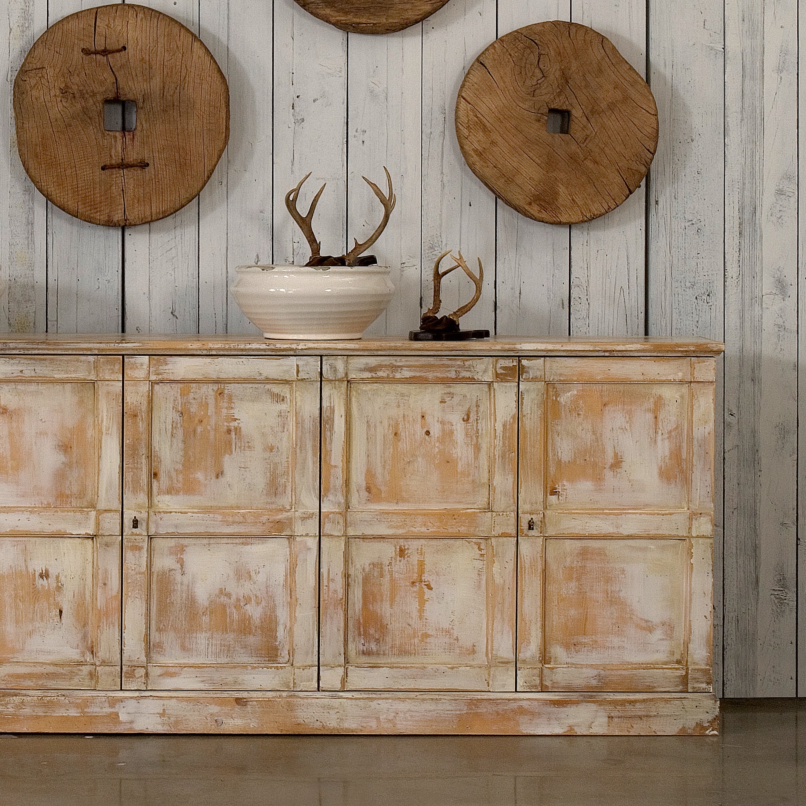 Luciana 6-Door Buffet