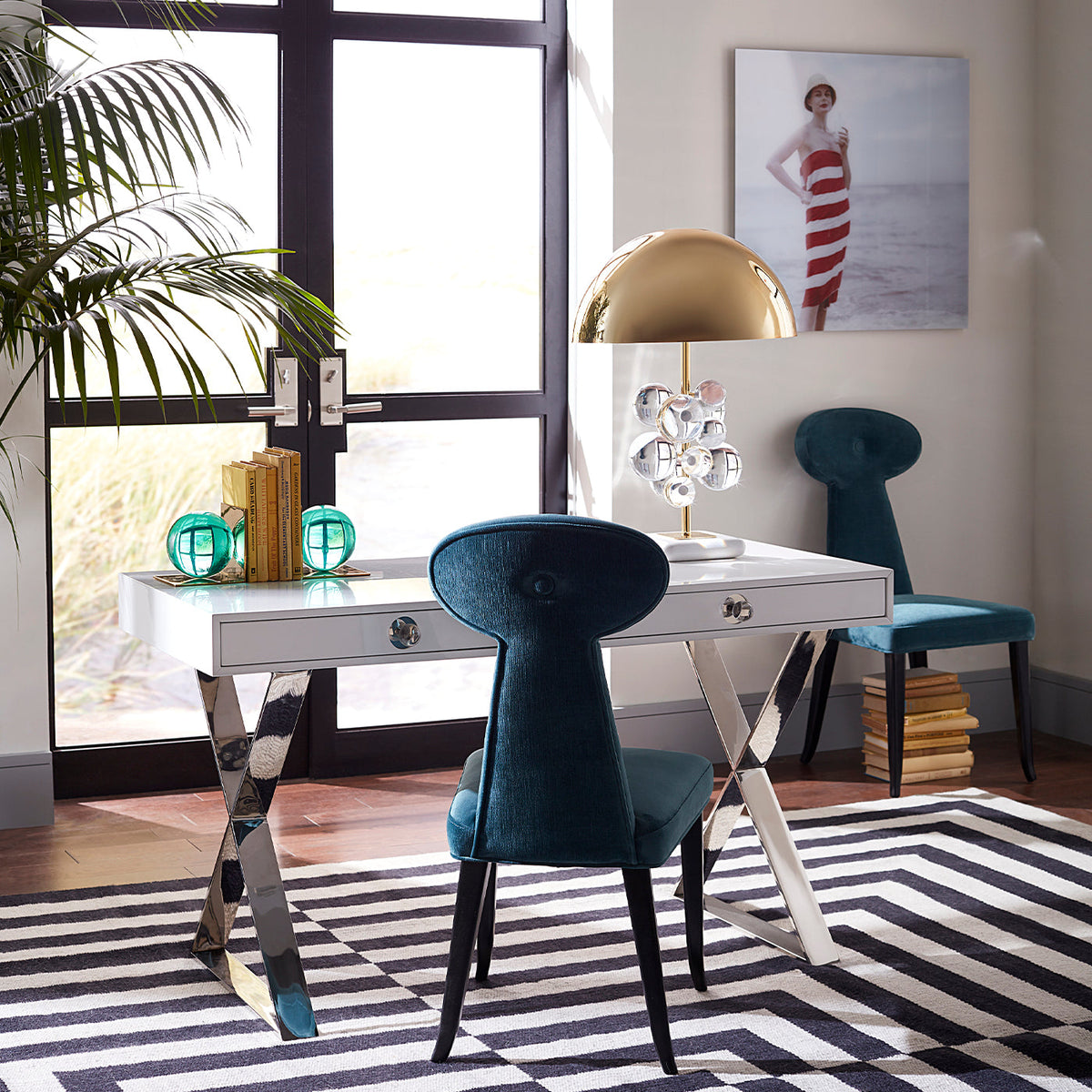 Globo Table Lamp