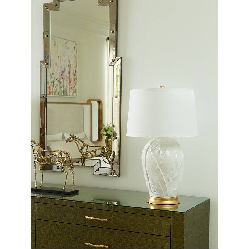 Tobacco Leaf Lamp with Shade 17-inch White Linen with Gold