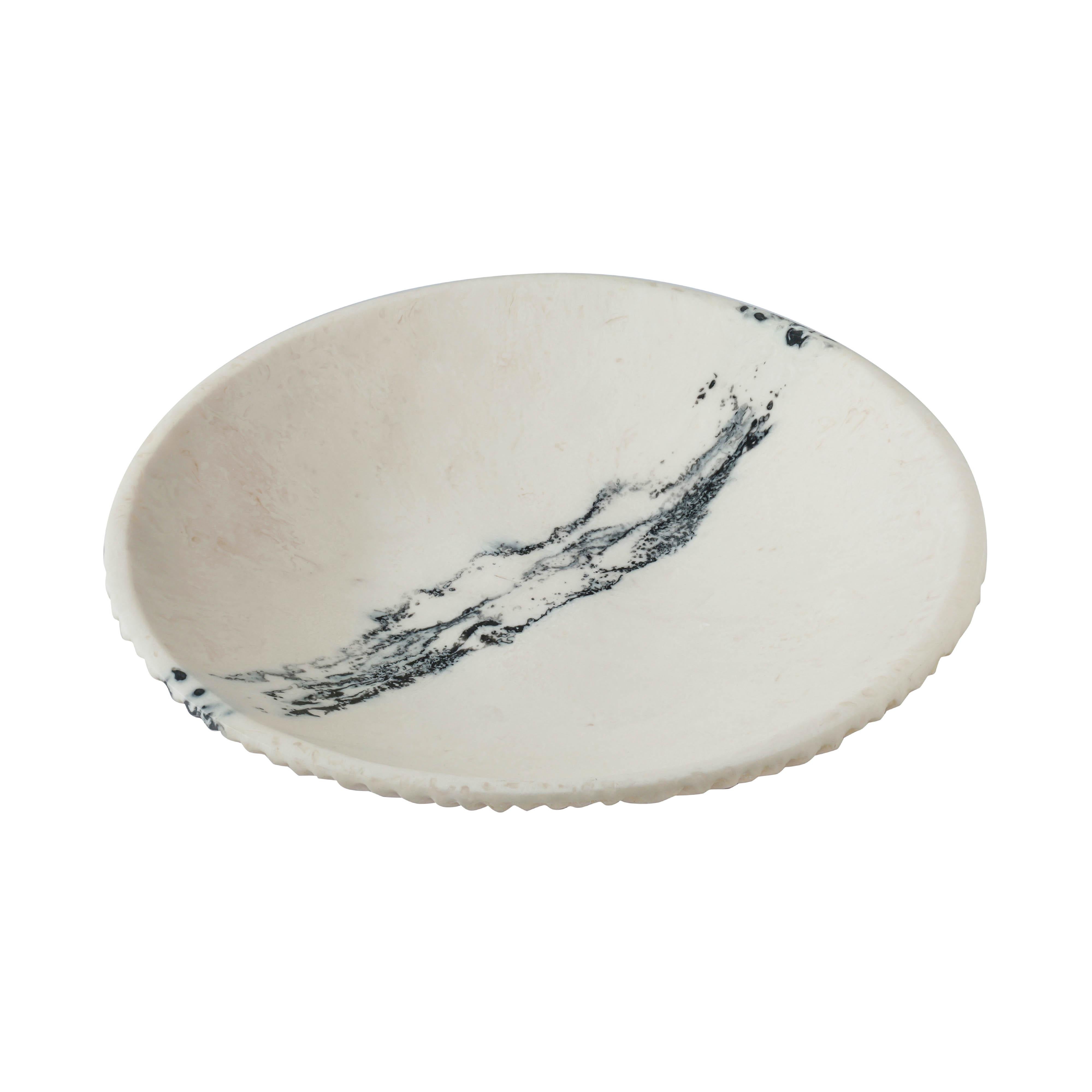 Ikani Black and White Resin Serving Plate