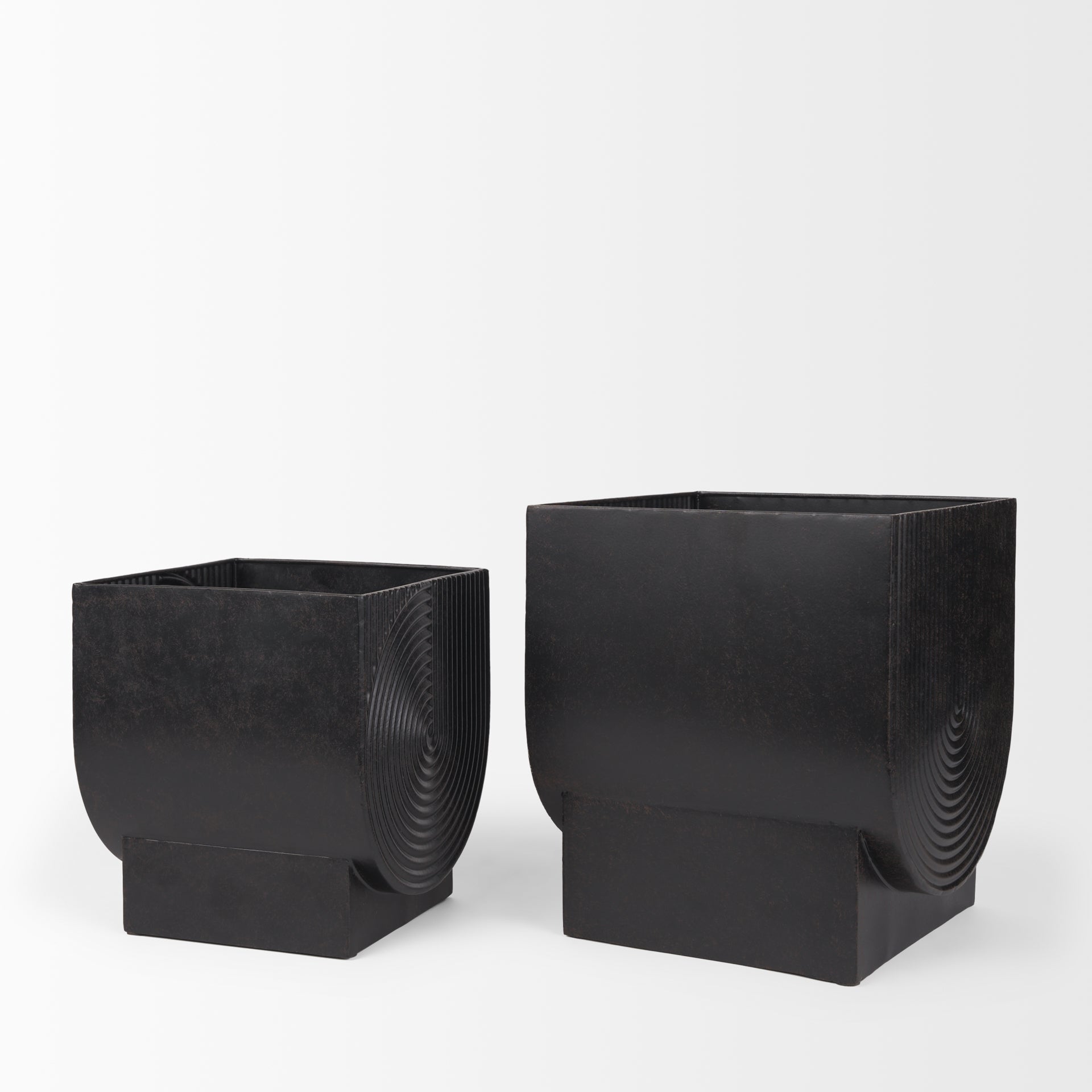 Medina Antiqued Black Metal Planters - Set of 2
