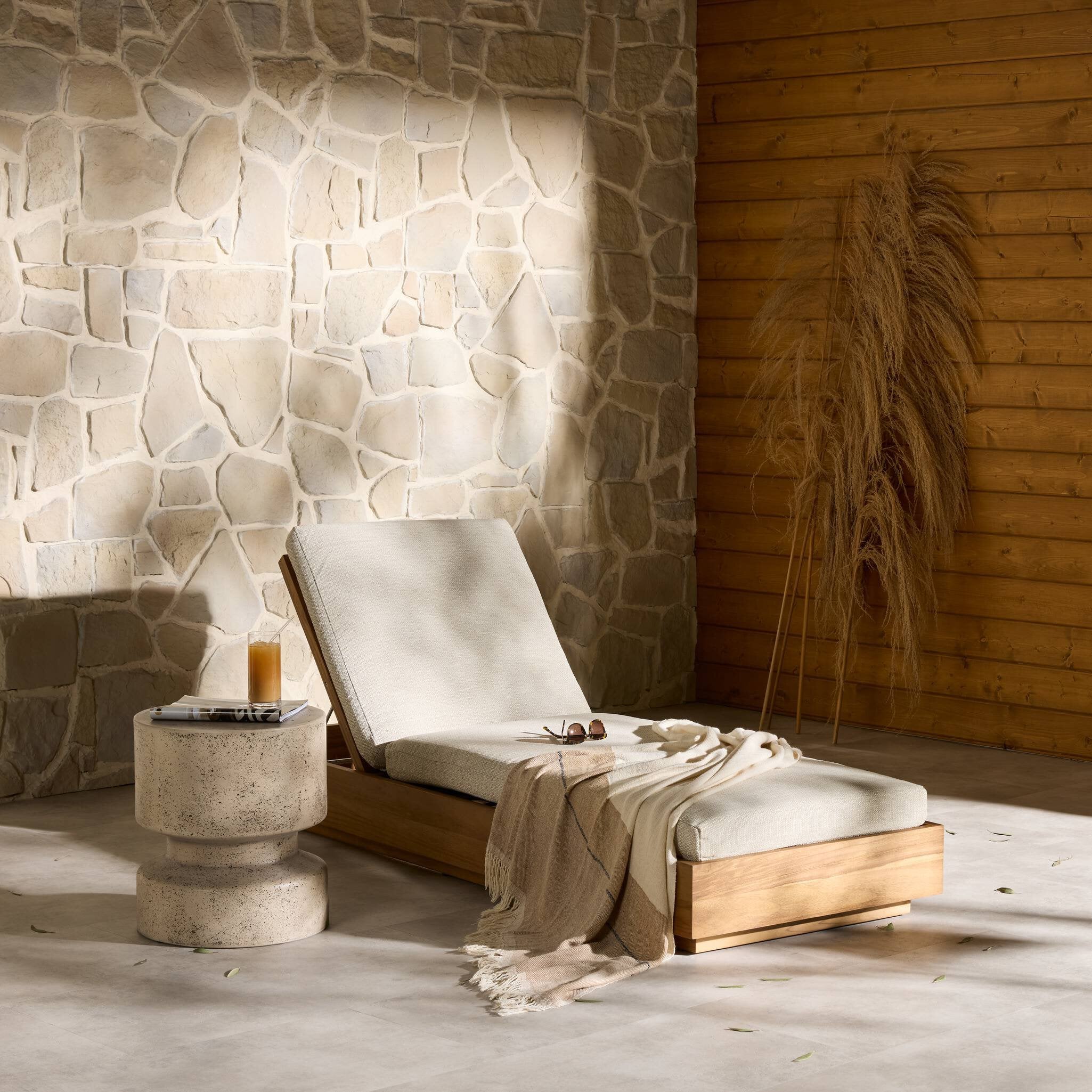 Kinta Outdoor Chaise Lounge