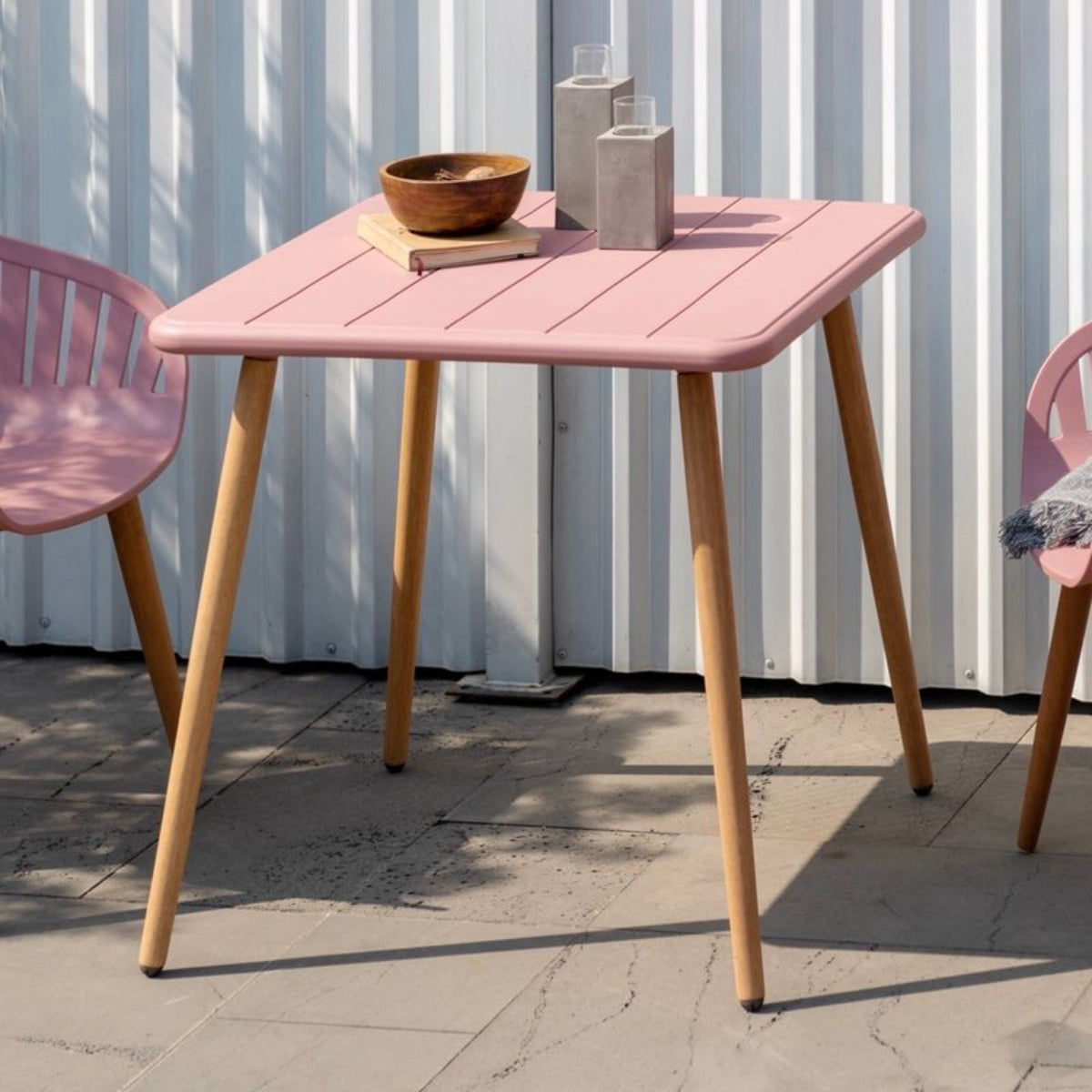 Nassau Square Table