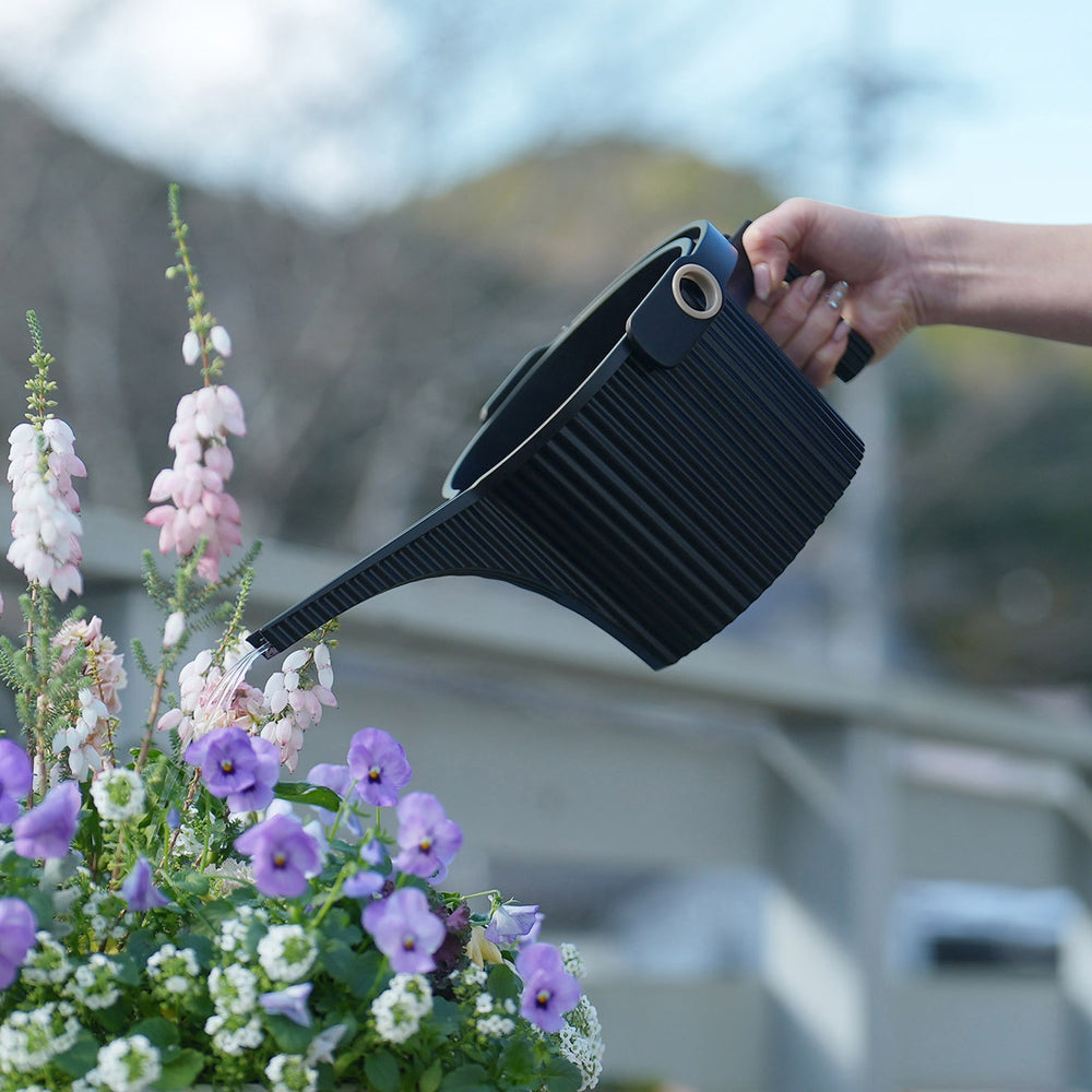 Chilewich Garden Beetle Watering Can - Thumbnail 4