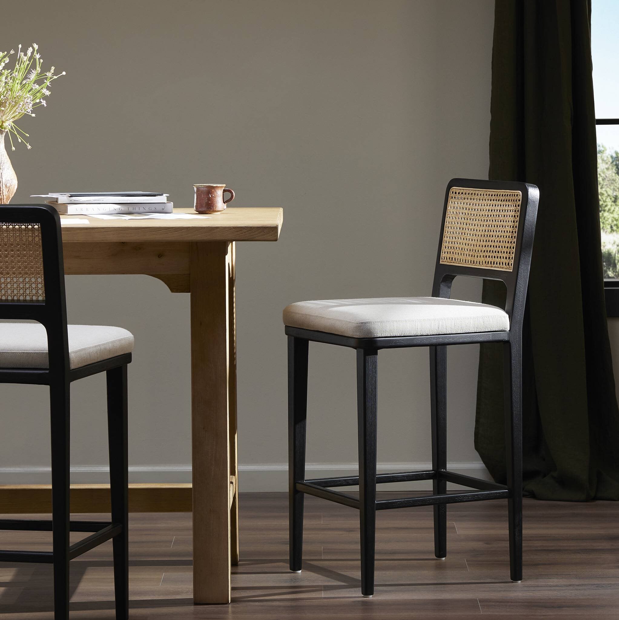 Veka Stool