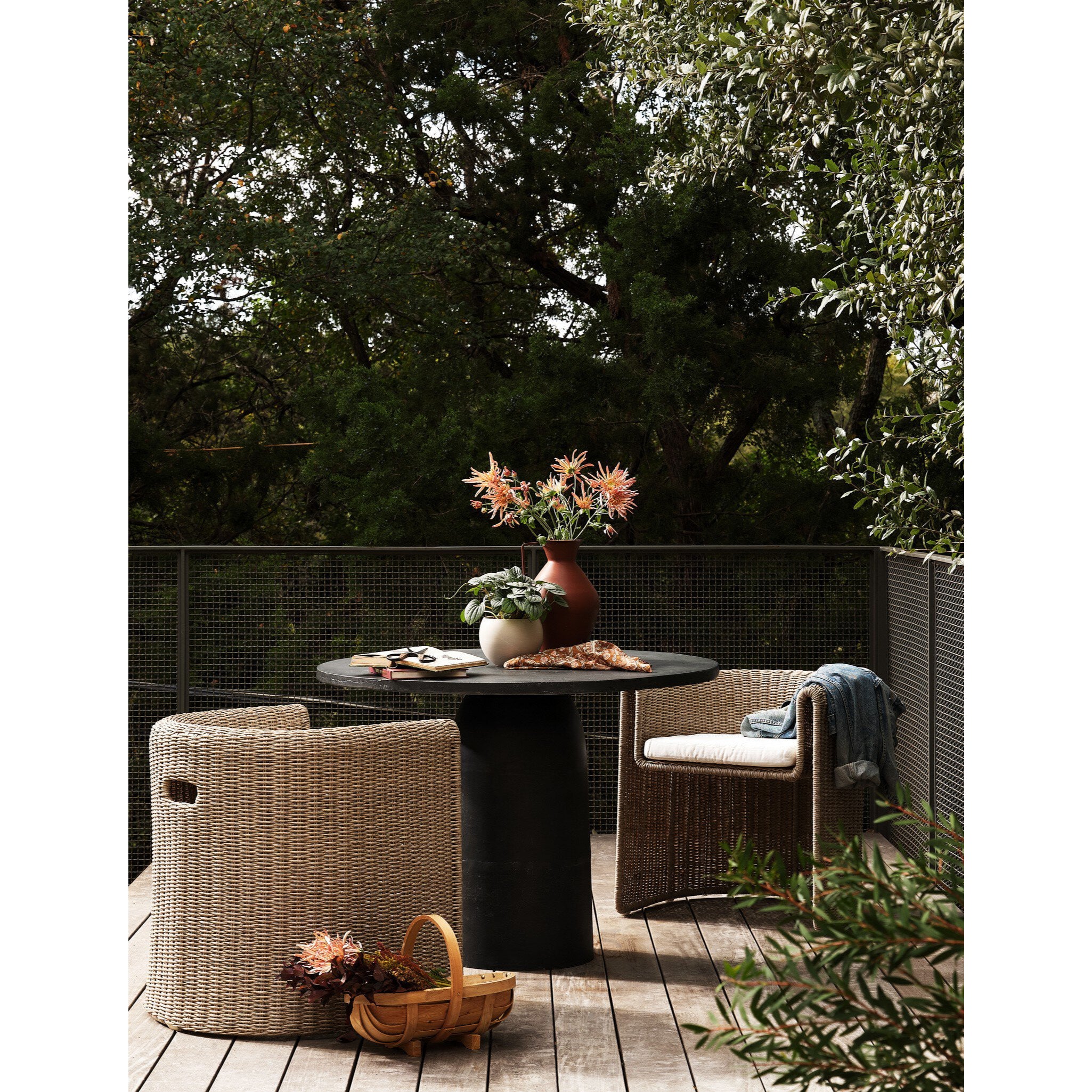 Basil 42" Outdoor Dining Table