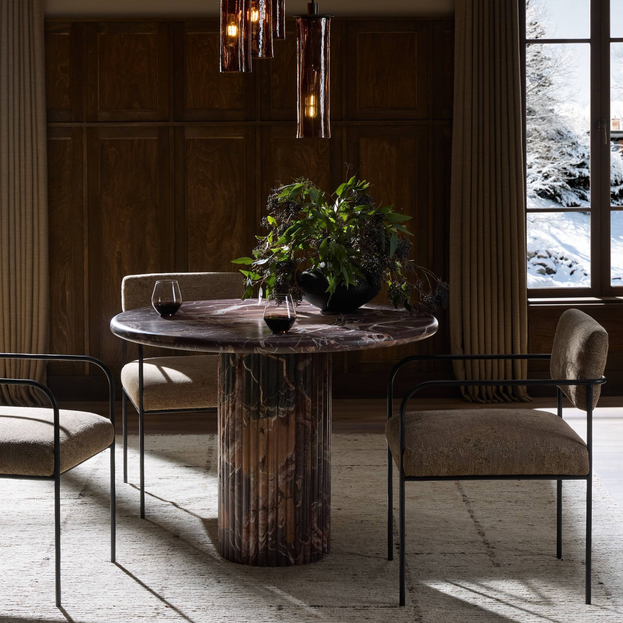 Oranda 42" Round Dining Table