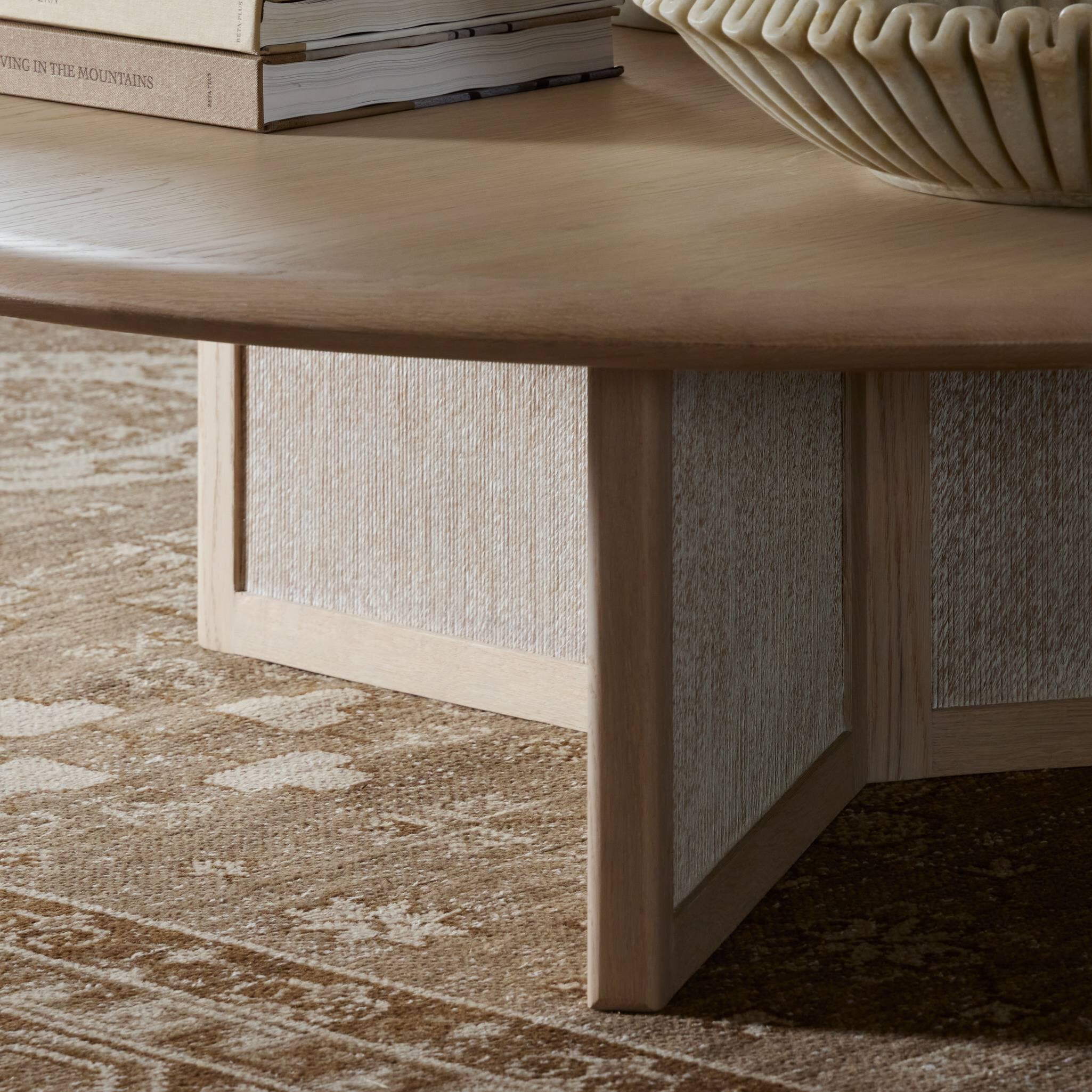 ローゼンダール ゾウ（ROSENDAL Elephant,solid oak） Rosenell Round Coffee Table