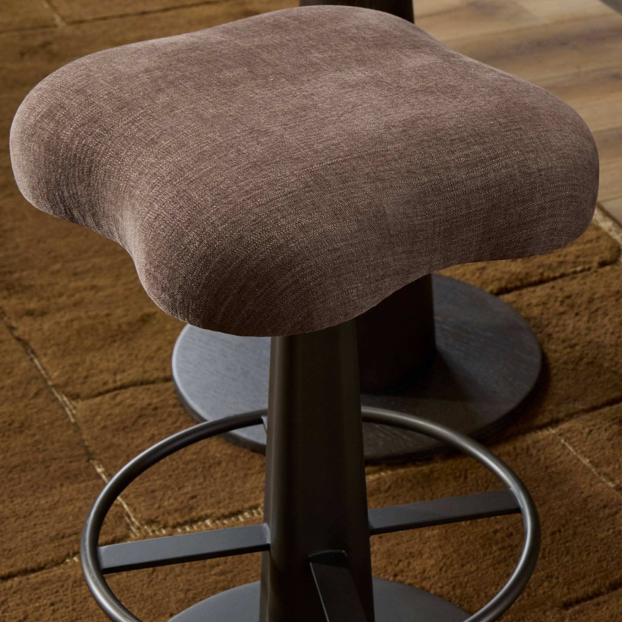 Clova Swivel Bar + Counter Stool - Laughlin Cafe
