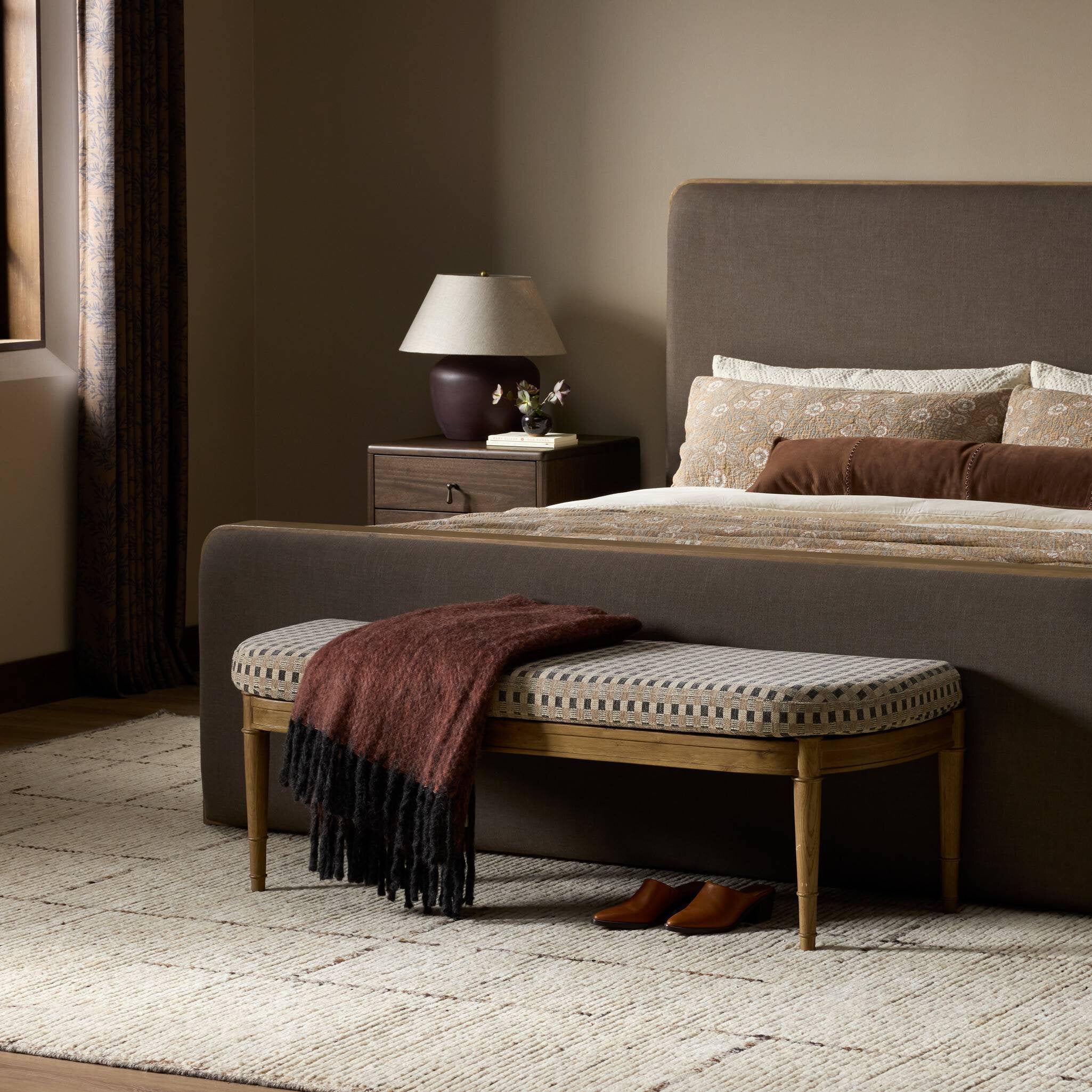 Moya Accent Bench
