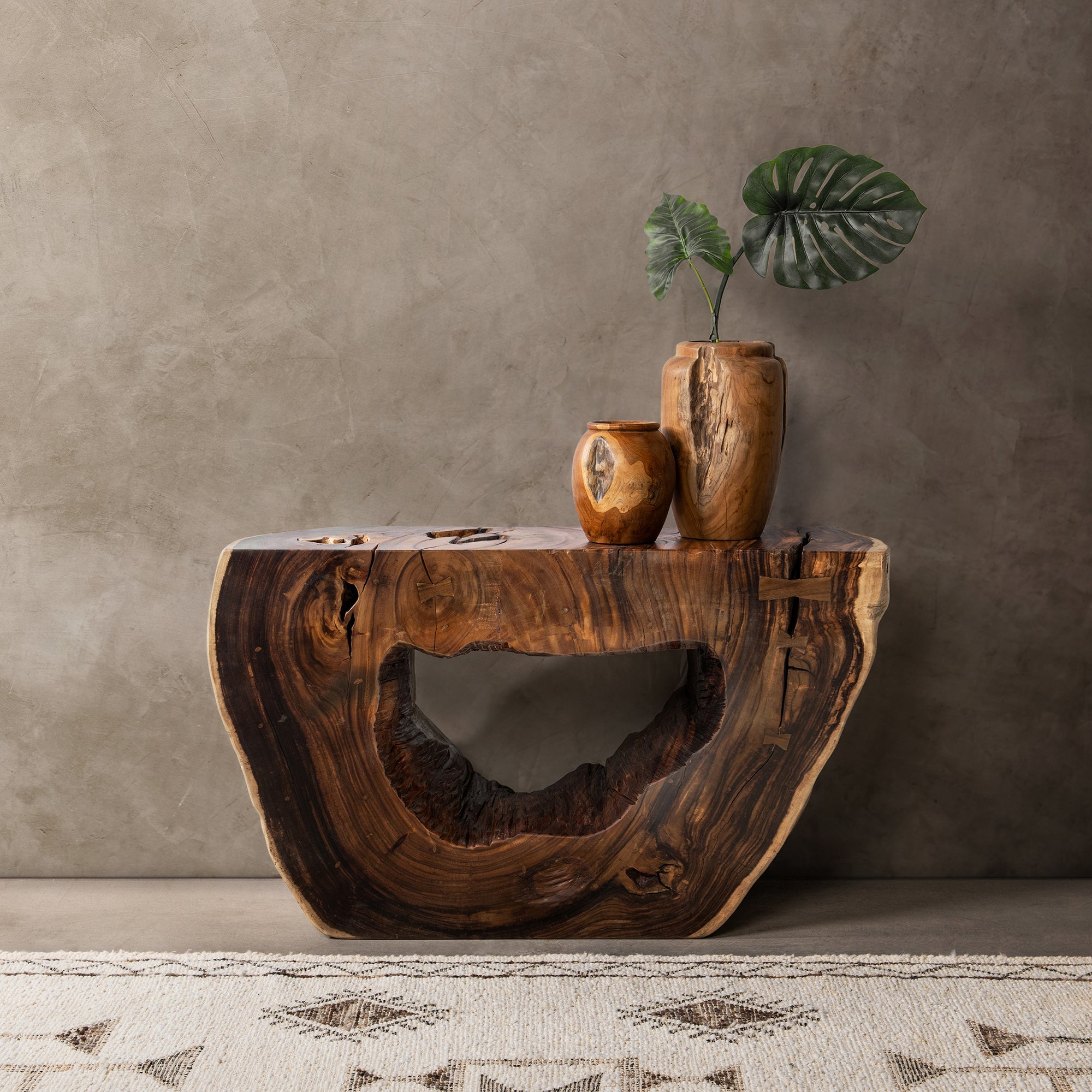 Zoreyne Console Table