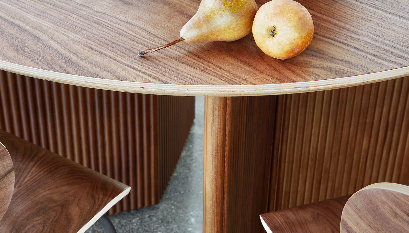 Stylish Table with Solid Wood Legs and Chamfered Edge