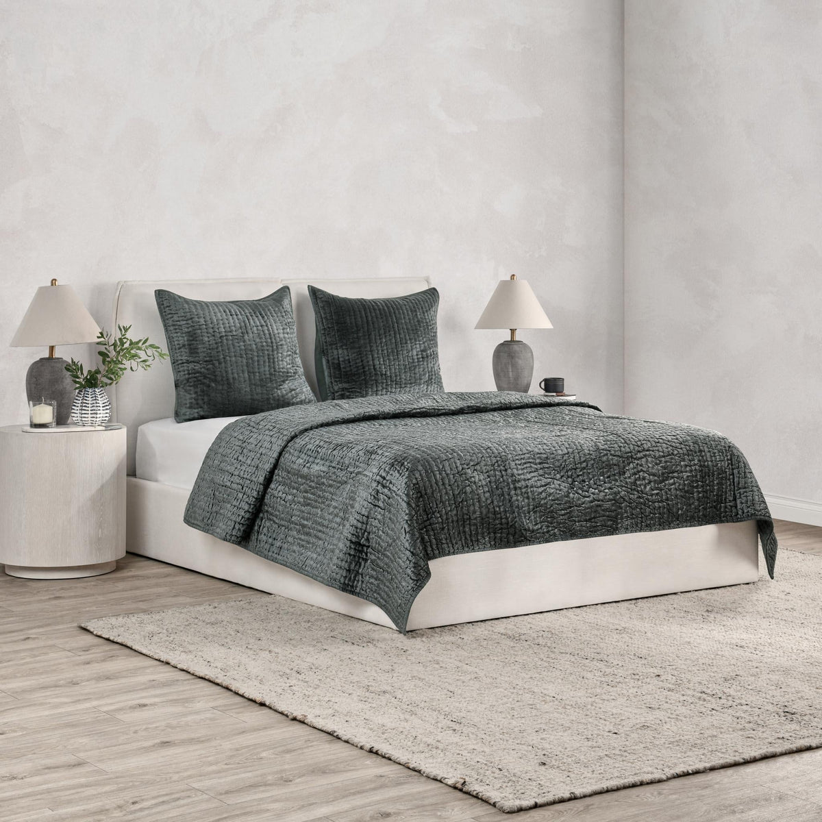 Bari Velvet Bedding Set