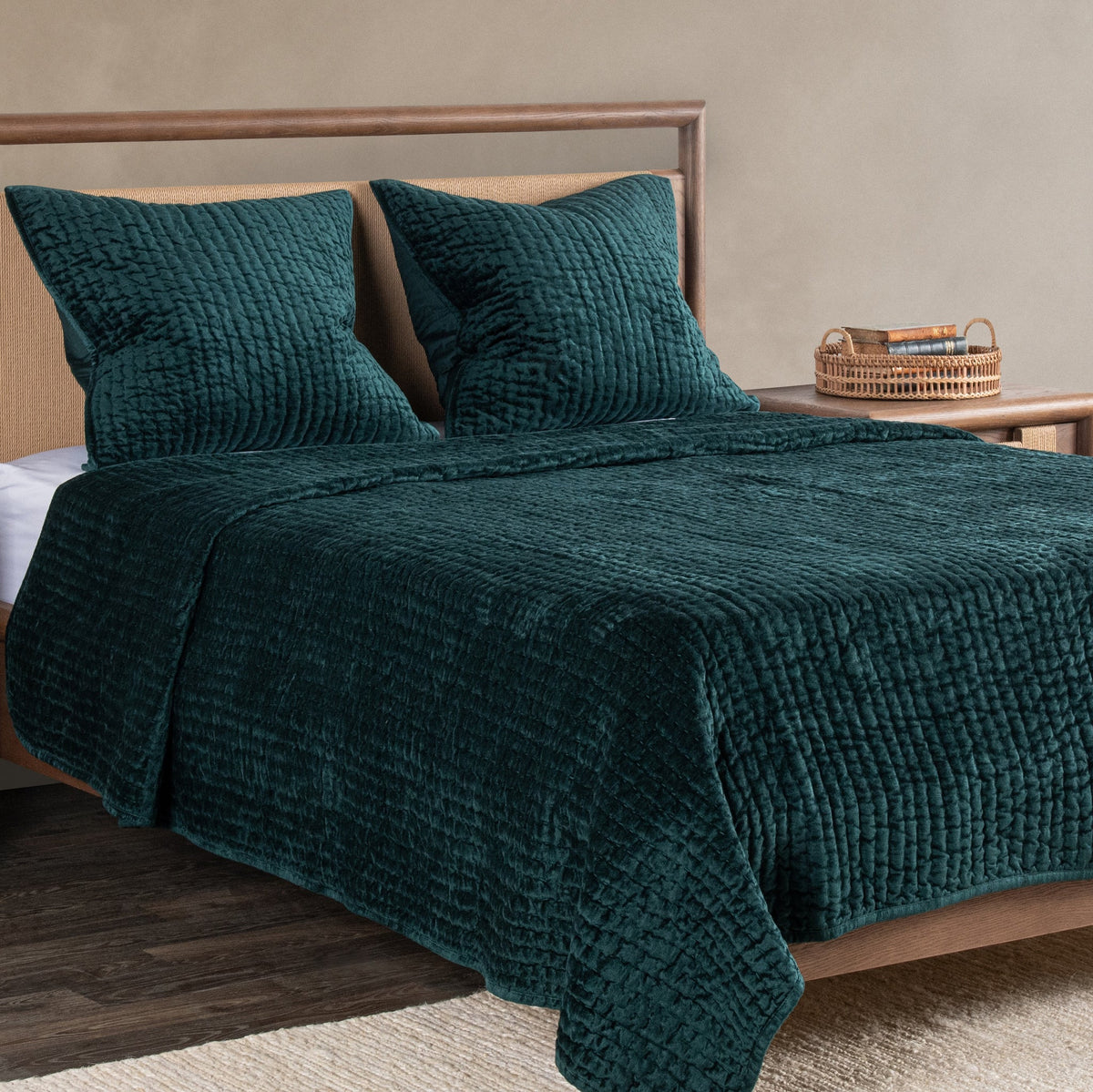 Bari Velvet 4pc King Quilt Set