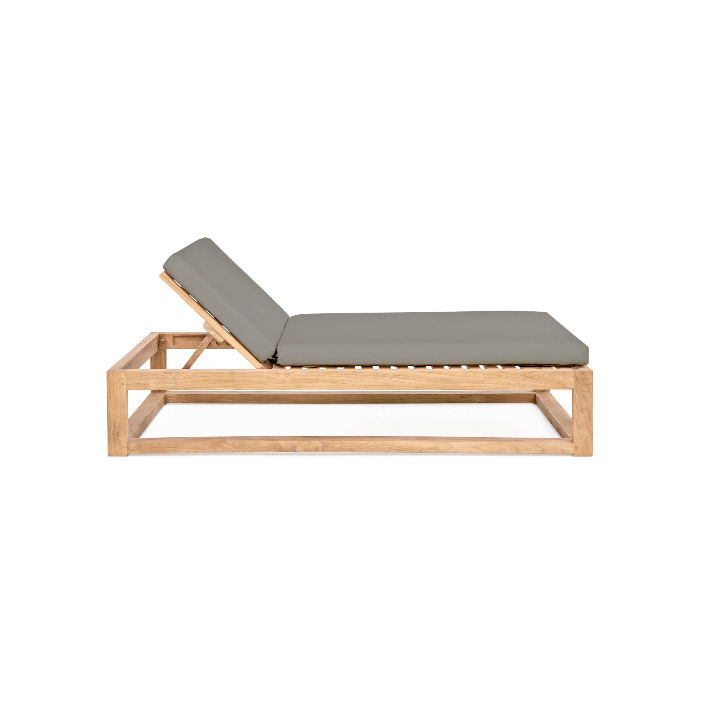 Caldas Chaise Lounge
