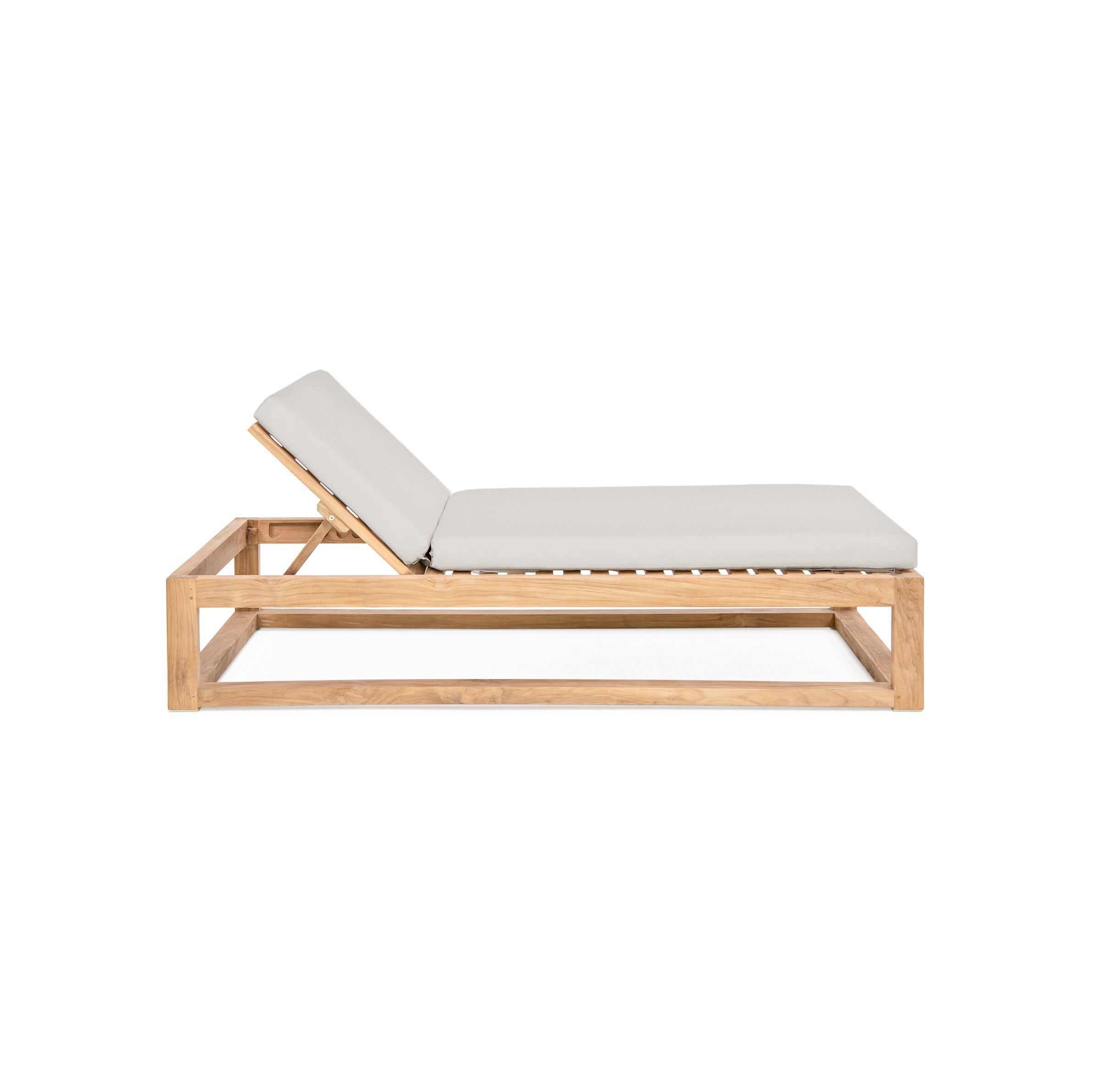 Caldas Chaise Lounge