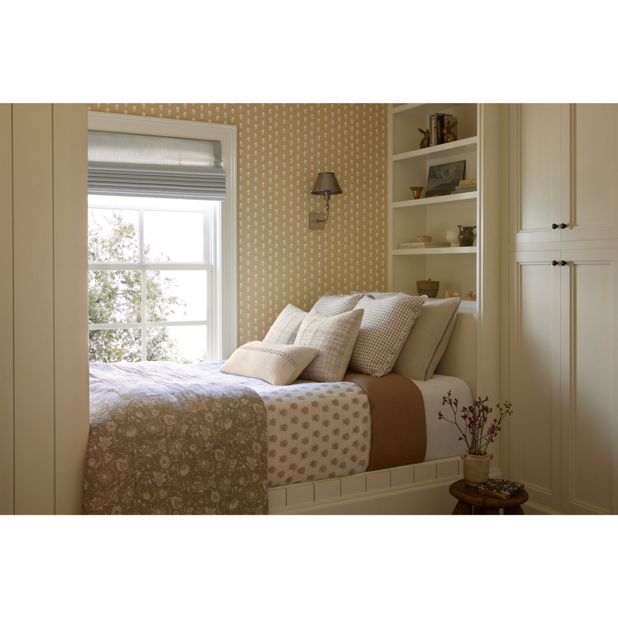 Chris Loves Julia x Loloi Fern Ivory /Beige 18'' x 18'' Cover with Down Pillow