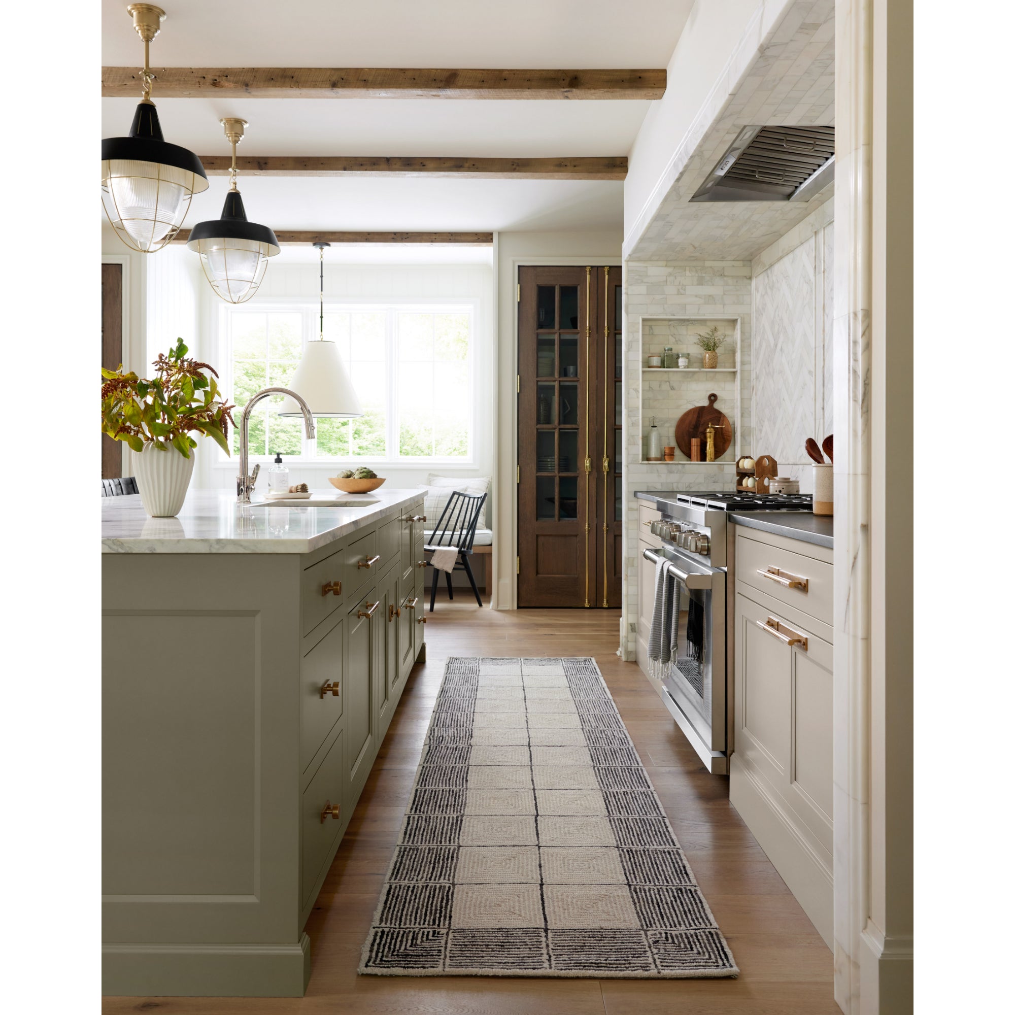Chris Loves Julia x Loloi Francis Cream/Black Rug