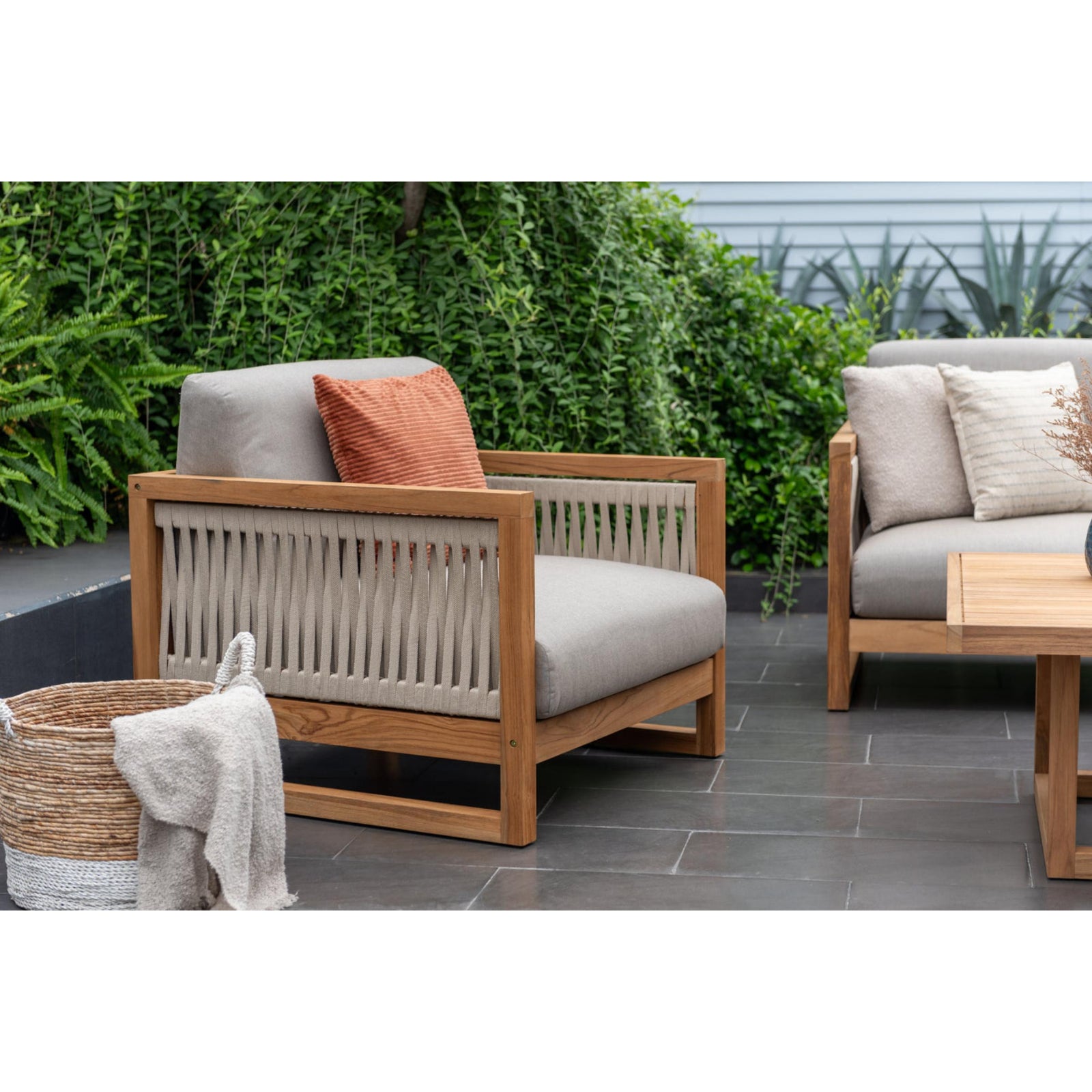 Fuegi Sofa Chair