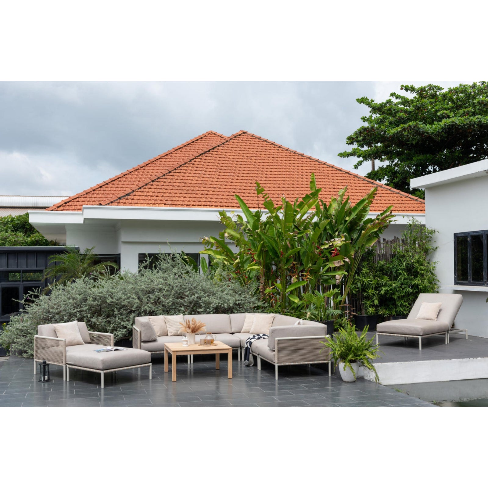 Horizon Lounge Sectional