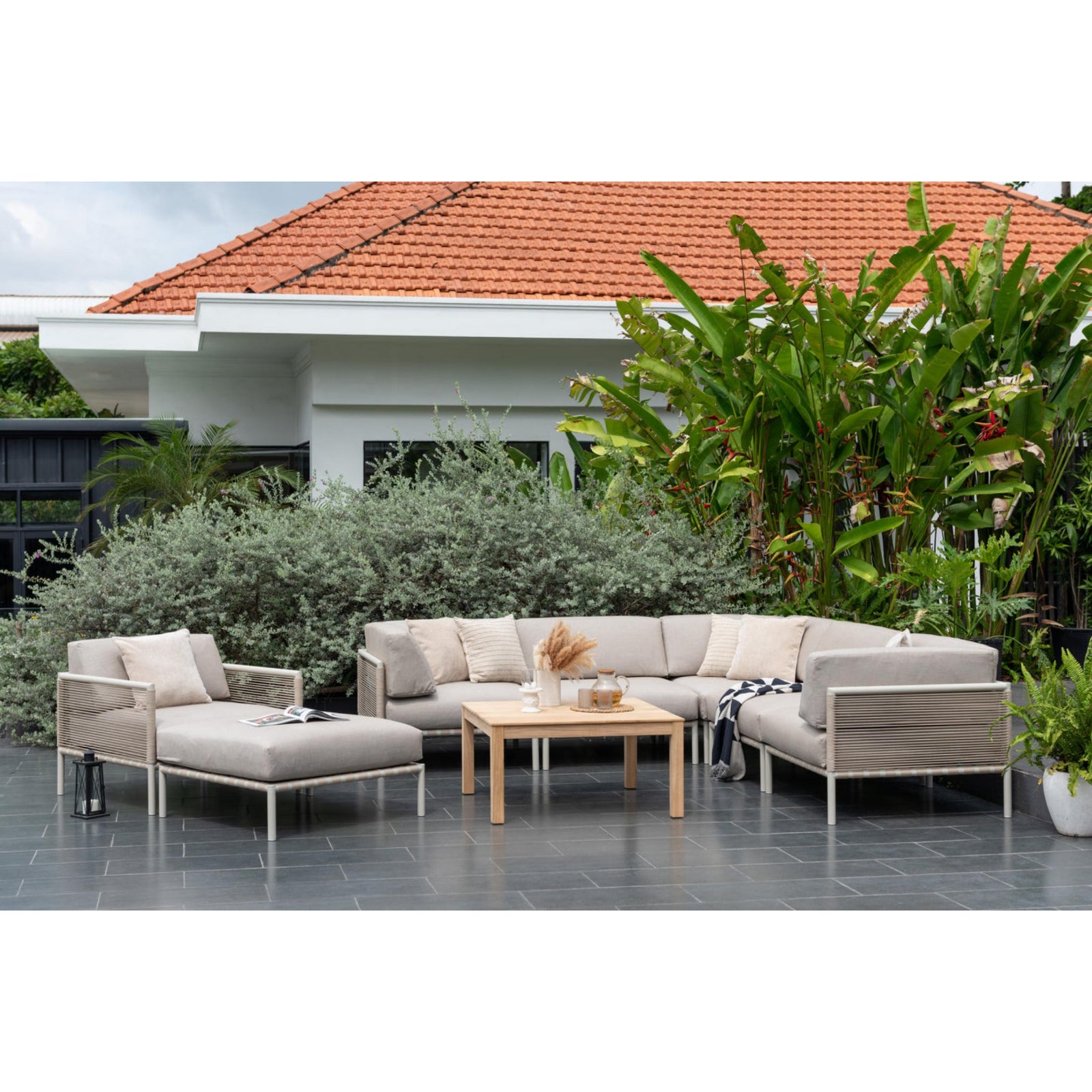 Horizon Sectional