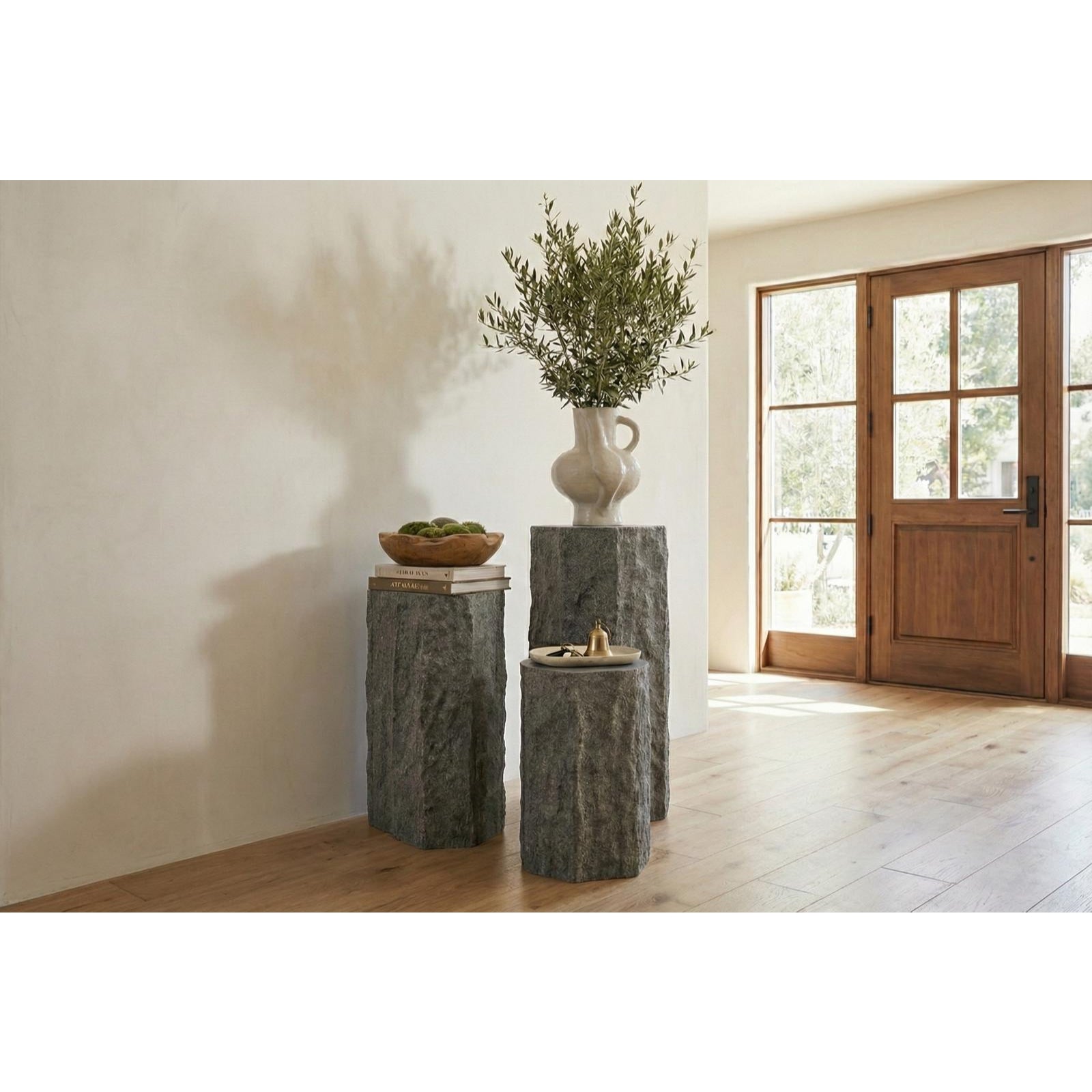 Splinter Stone Pedestal