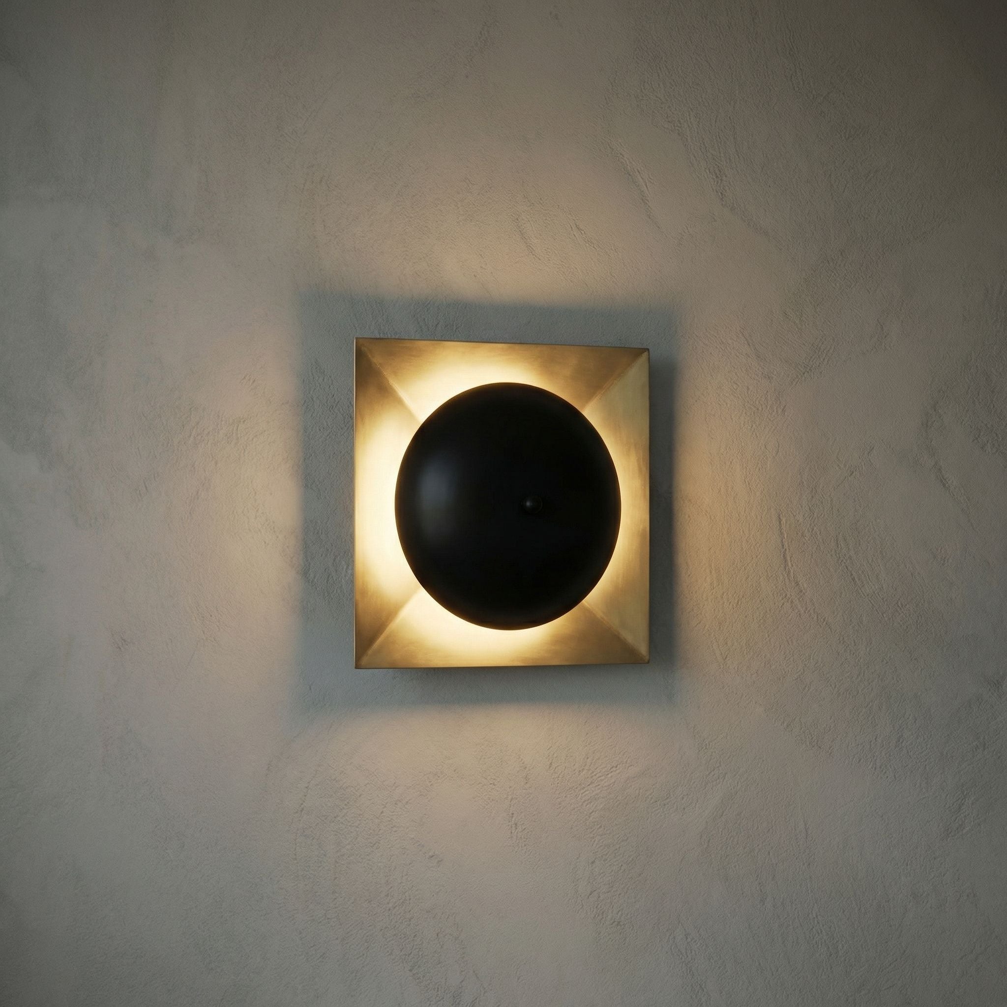 Agila Sconce