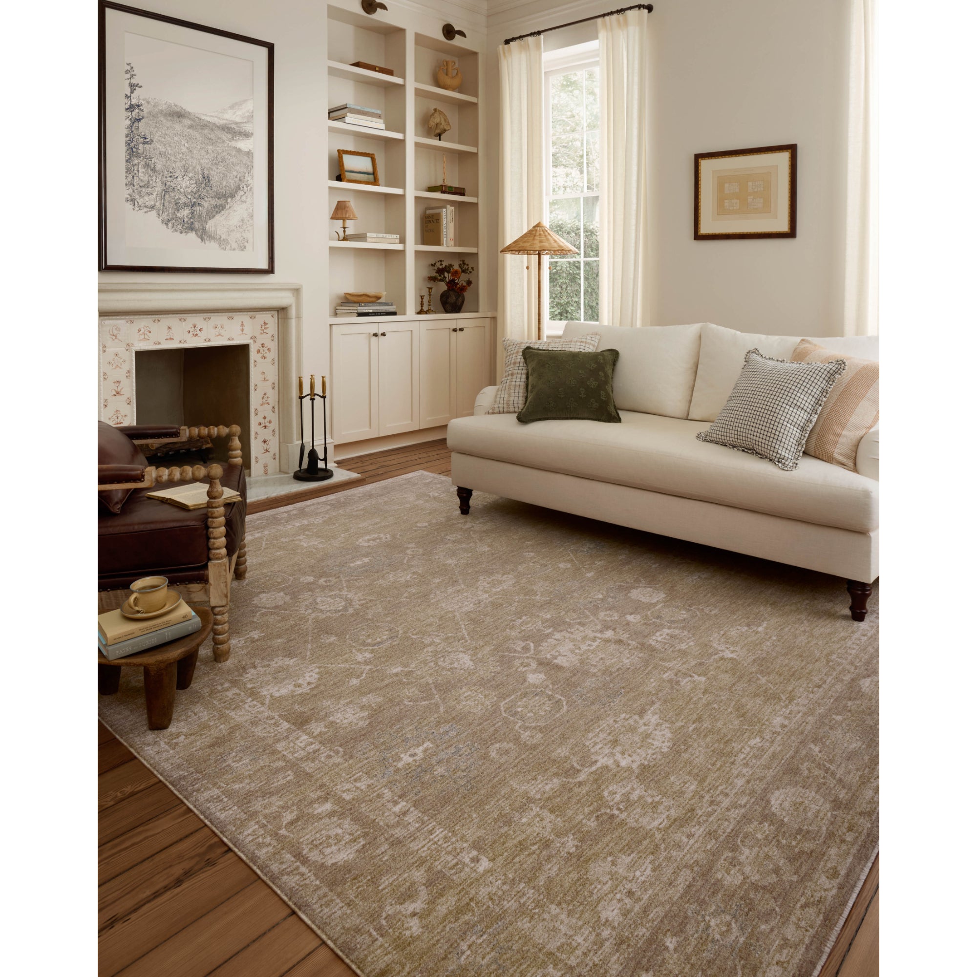 Chris Loves Julia x Loloi Louisa Taupe/Gold Rug