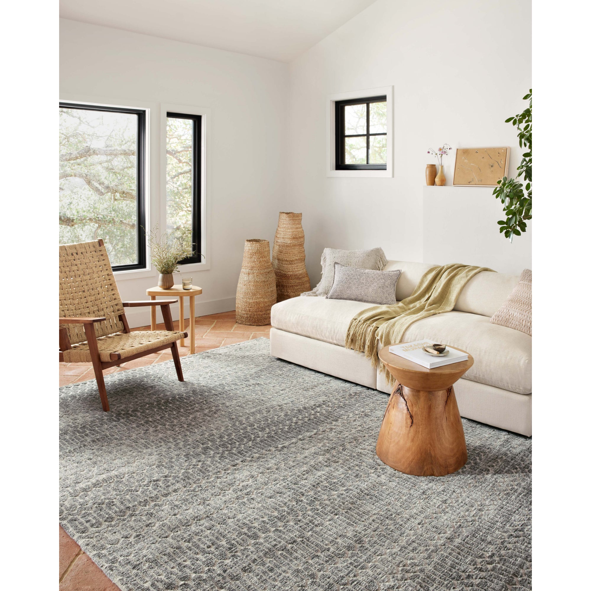 Loloi Neda Ivory/Charcoal Rug