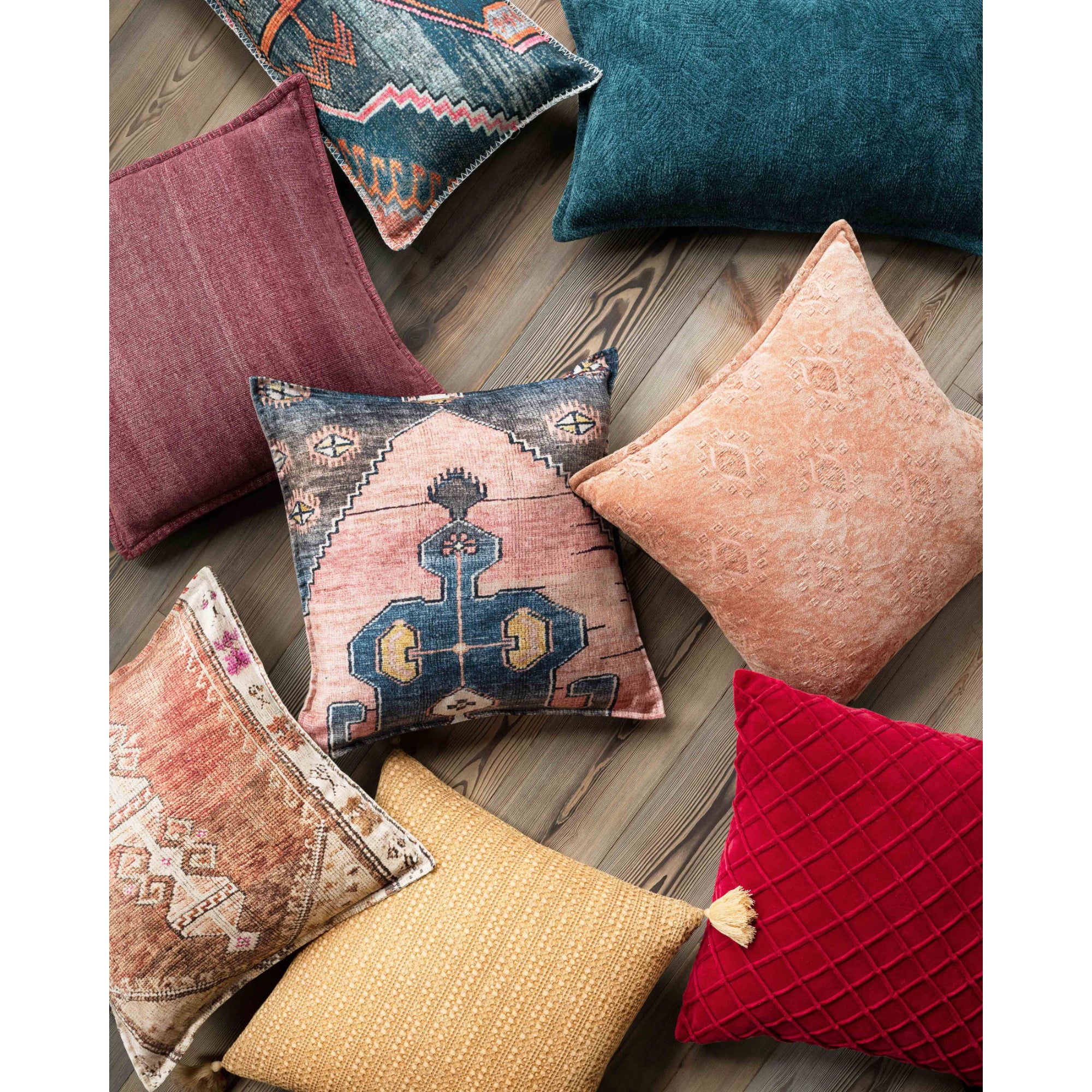 Loloi P0125 22" x 22" Cover Only Pillow