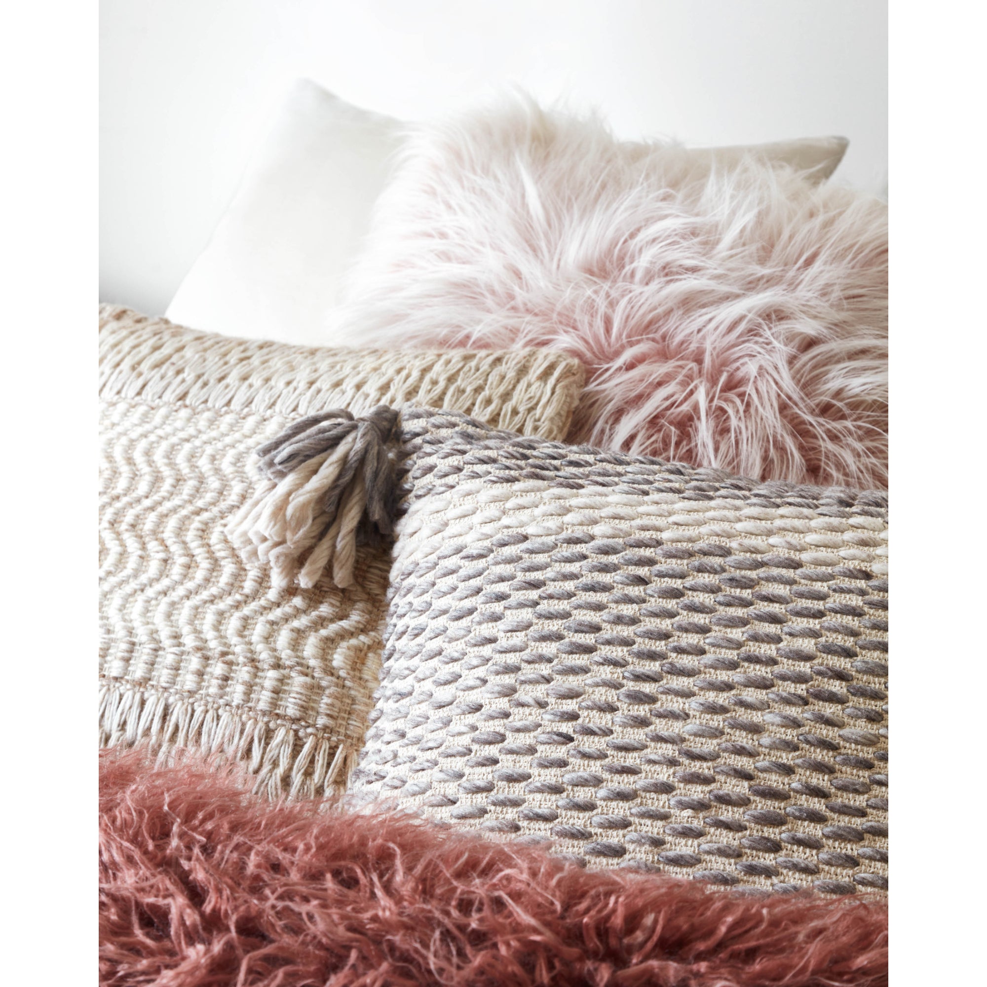 Loloi P0697 18" x 18" Cover with Poly Pillow