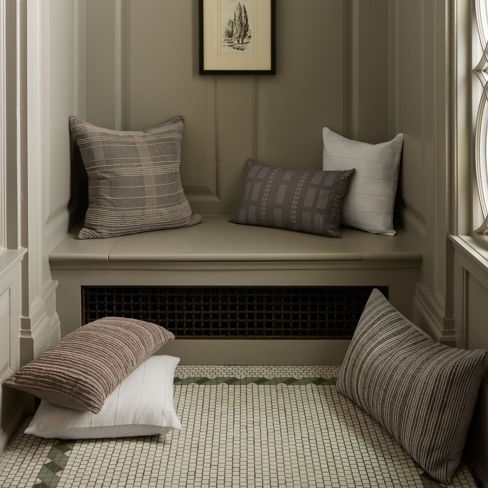 Jean Stoffer x Loloi Julia Ivory 18'' x 18'' Cover with Poly Pillow